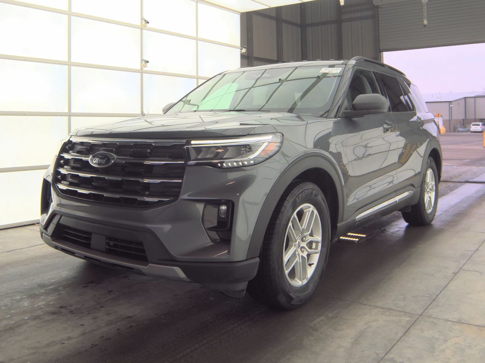 2025 Ford Explorer Active RWD