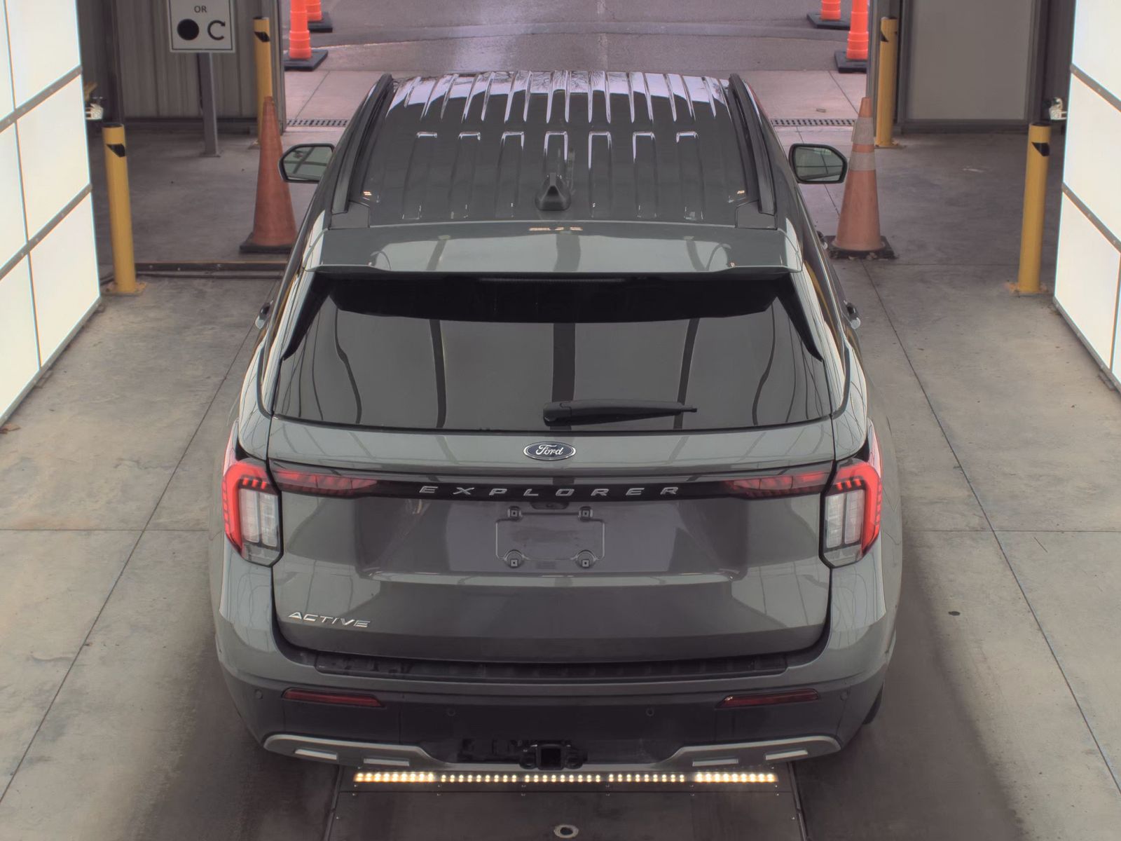 2025 Ford Explorer Active RWD