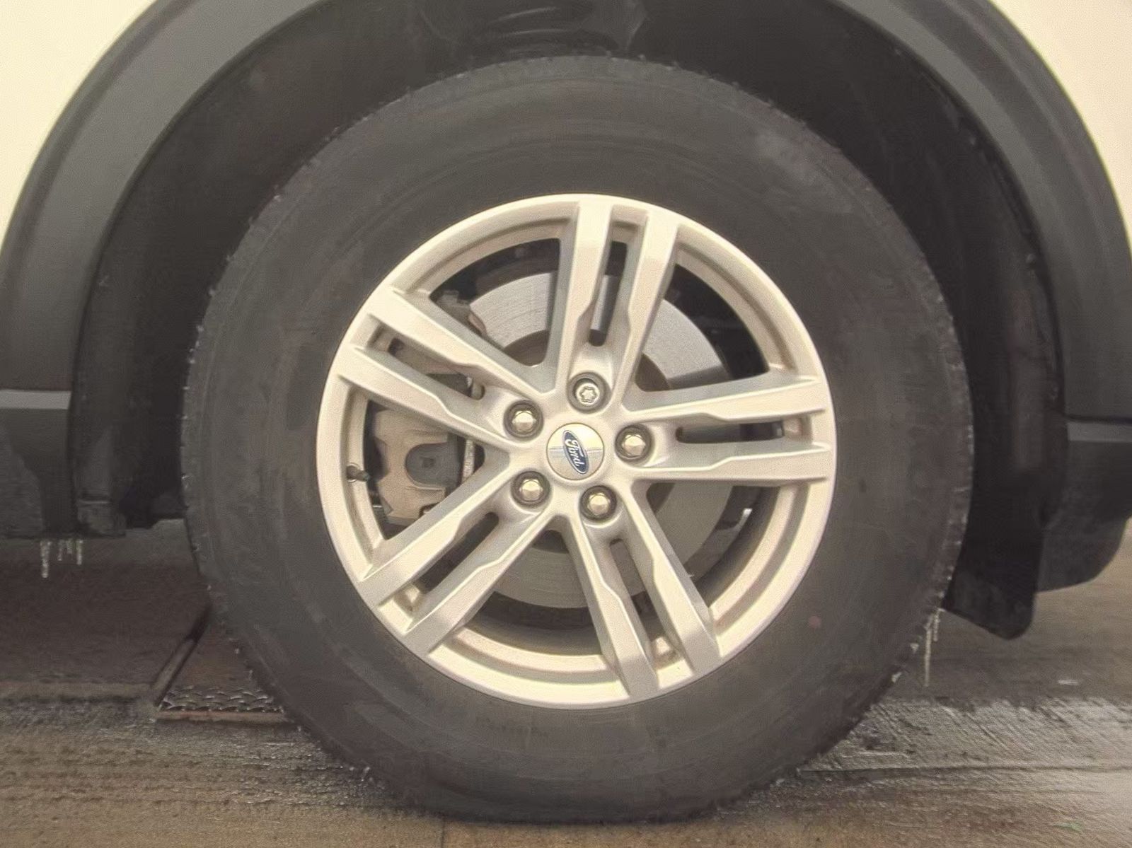 2023 Ford Explorer XLT AWD