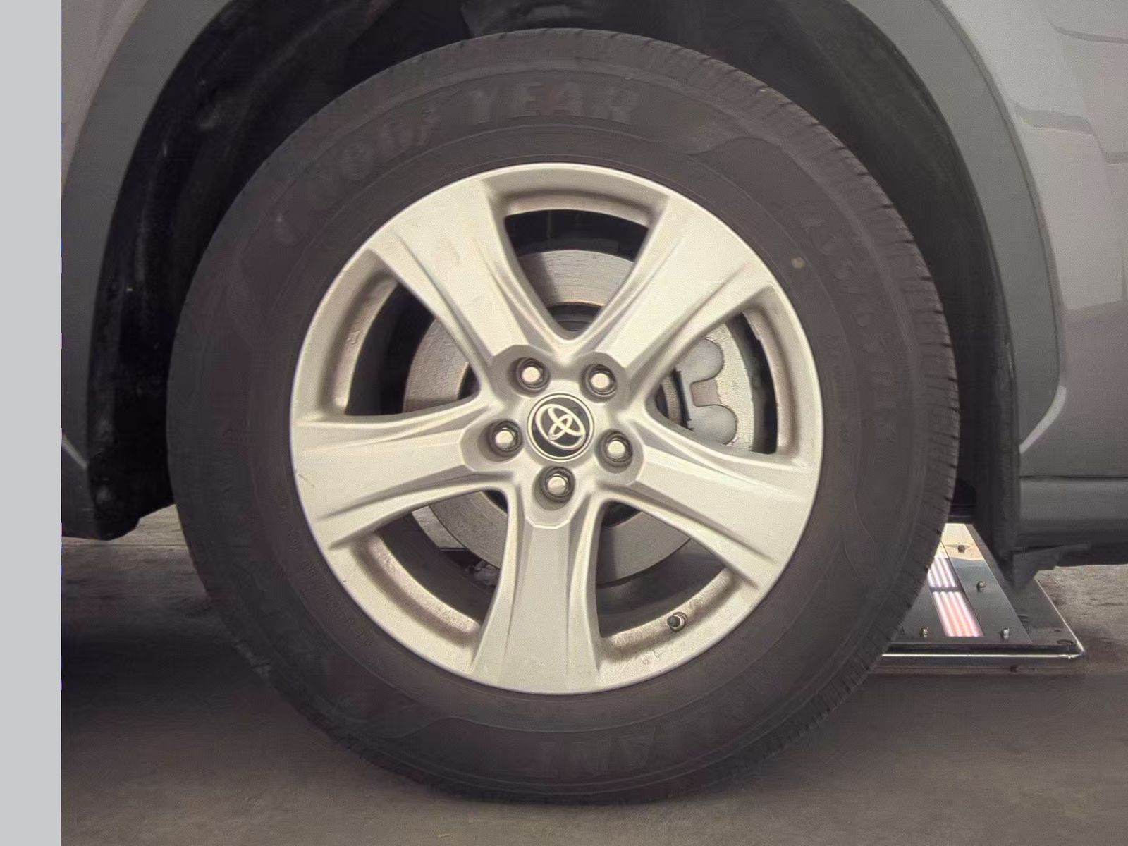 2022 Toyota Highlander LE FWD