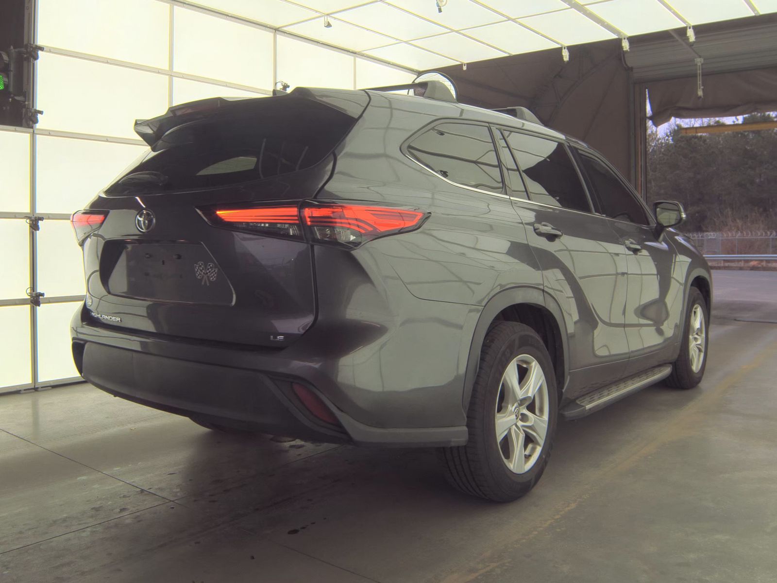 2022 Toyota Highlander LE FWD