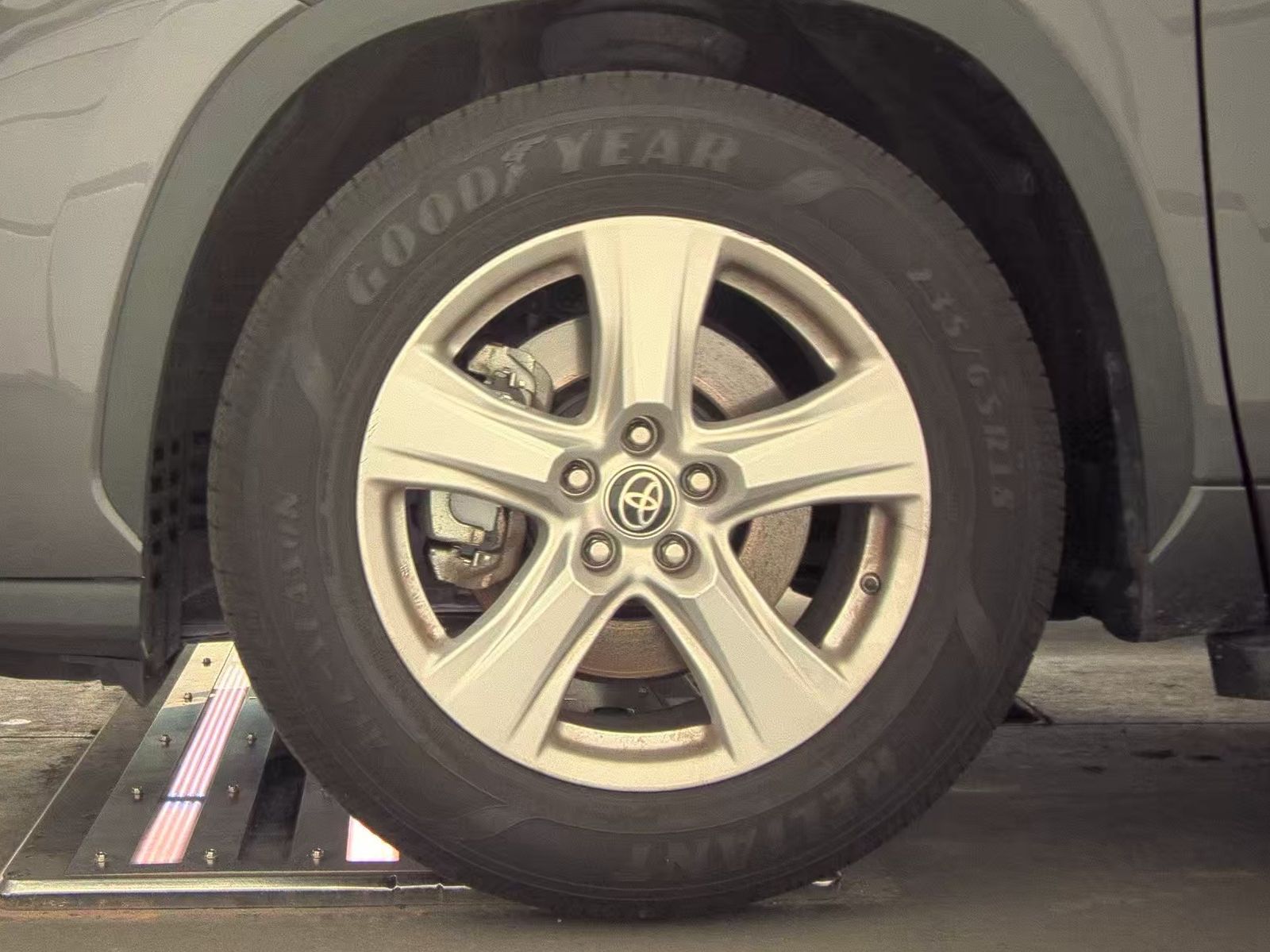 2022 Toyota Highlander LE FWD