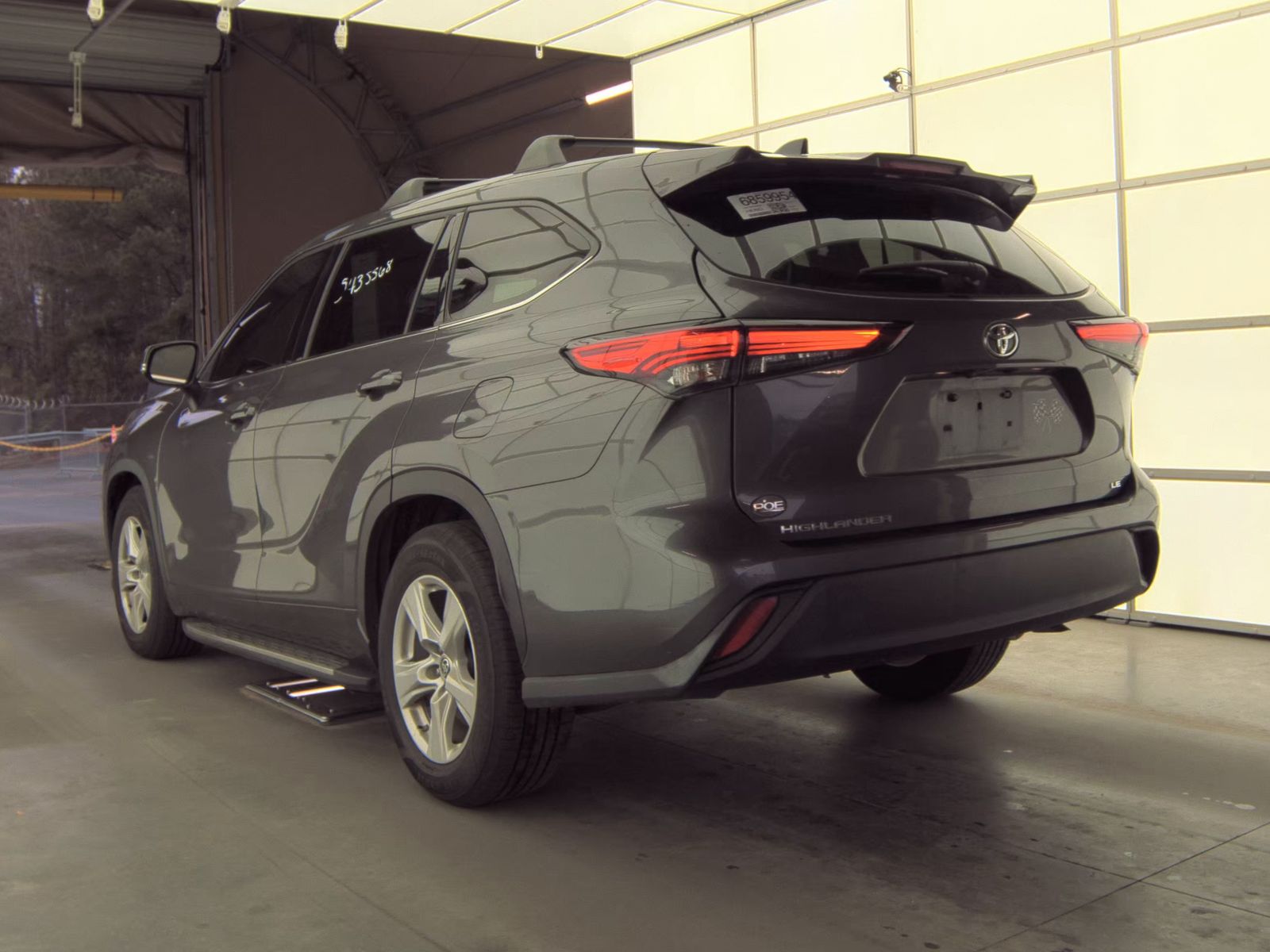 2022 Toyota Highlander LE FWD