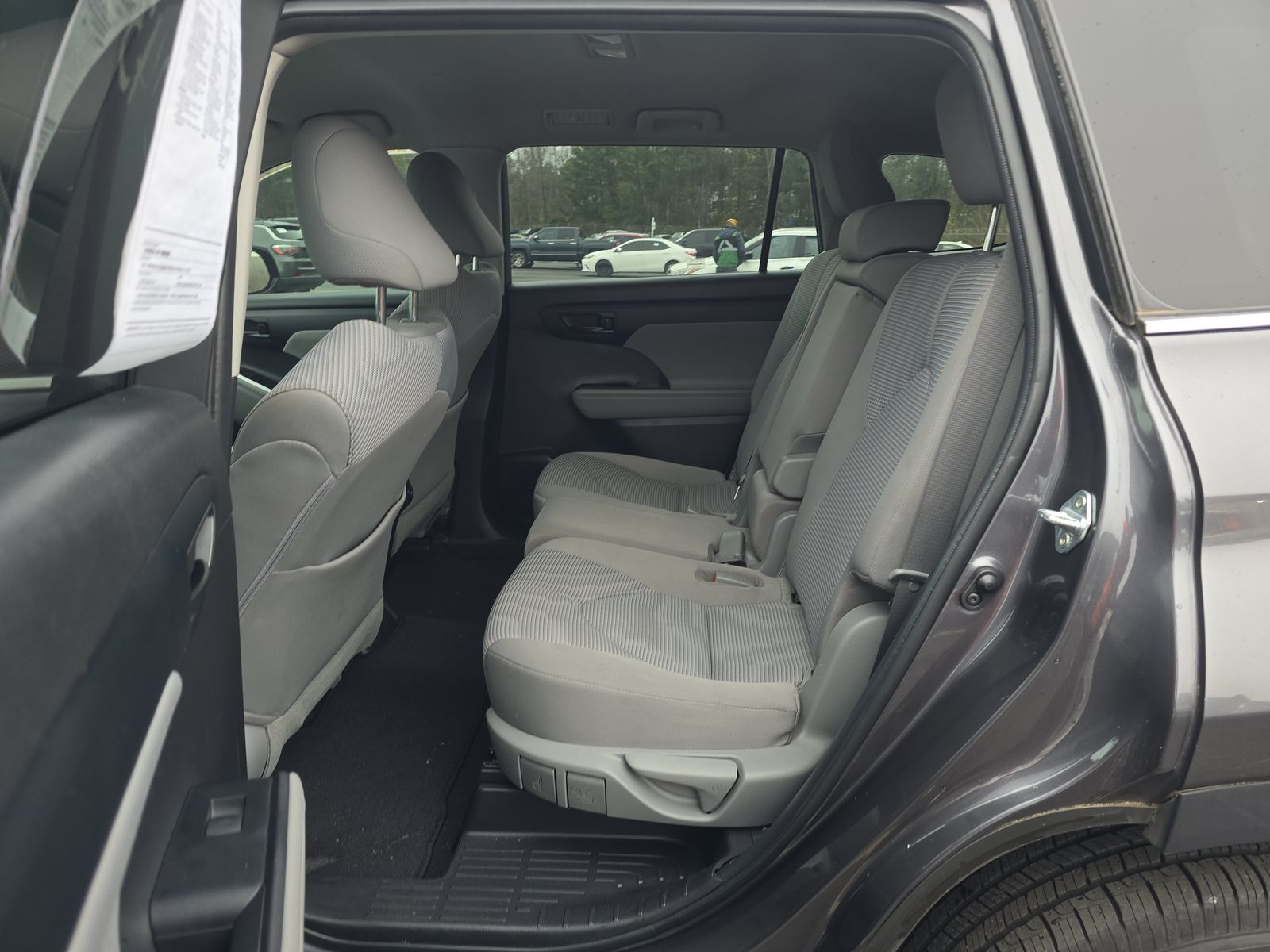 2022 Toyota Highlander LE FWD