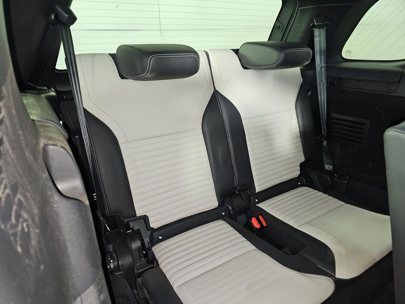 2023 Land Rover Discovery R-Dynamic S AWD