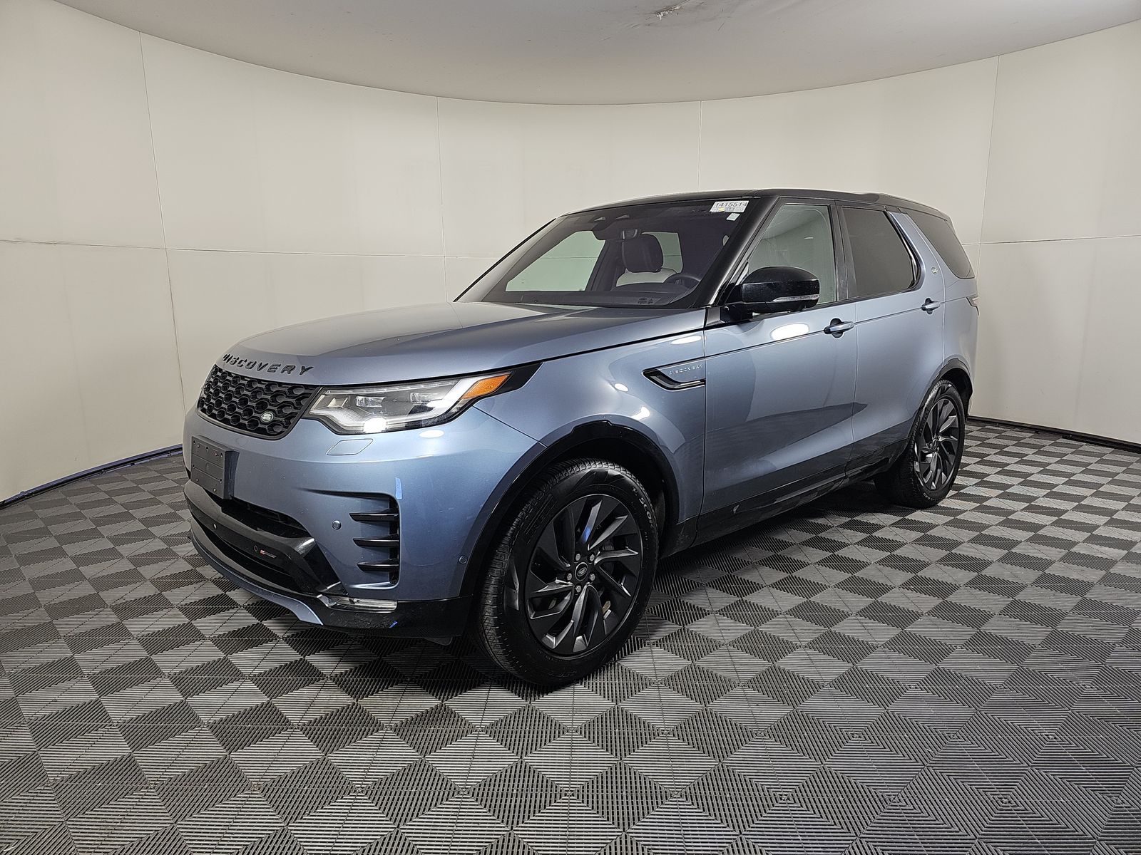 2023 Land Rover Discovery R-Dynamic S AWD