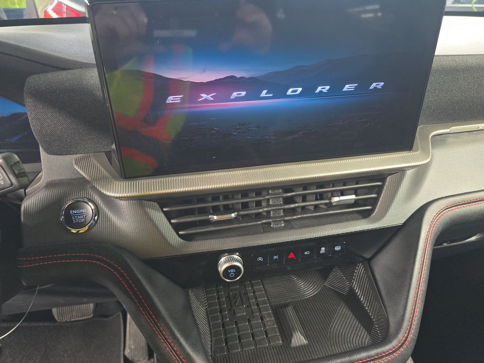 2025 Ford Explorer ST-Line AWD