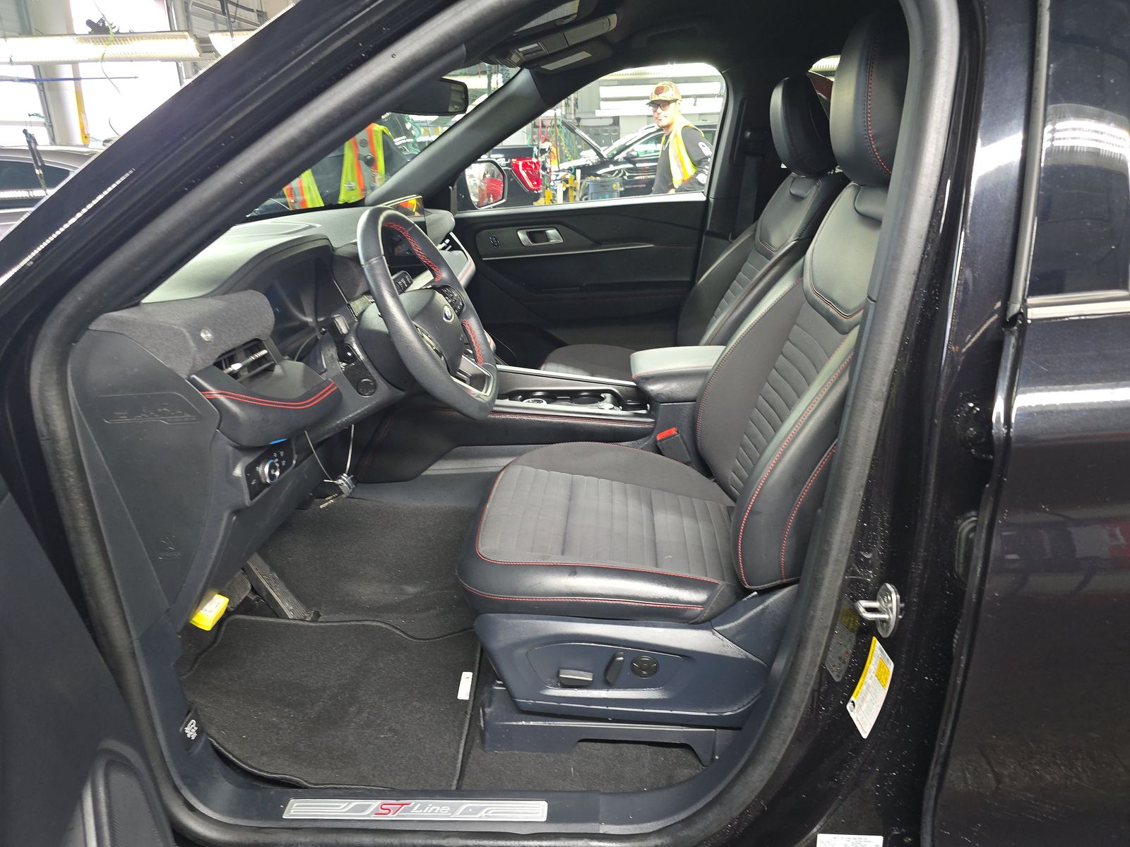 2025 Ford Explorer ST-Line AWD