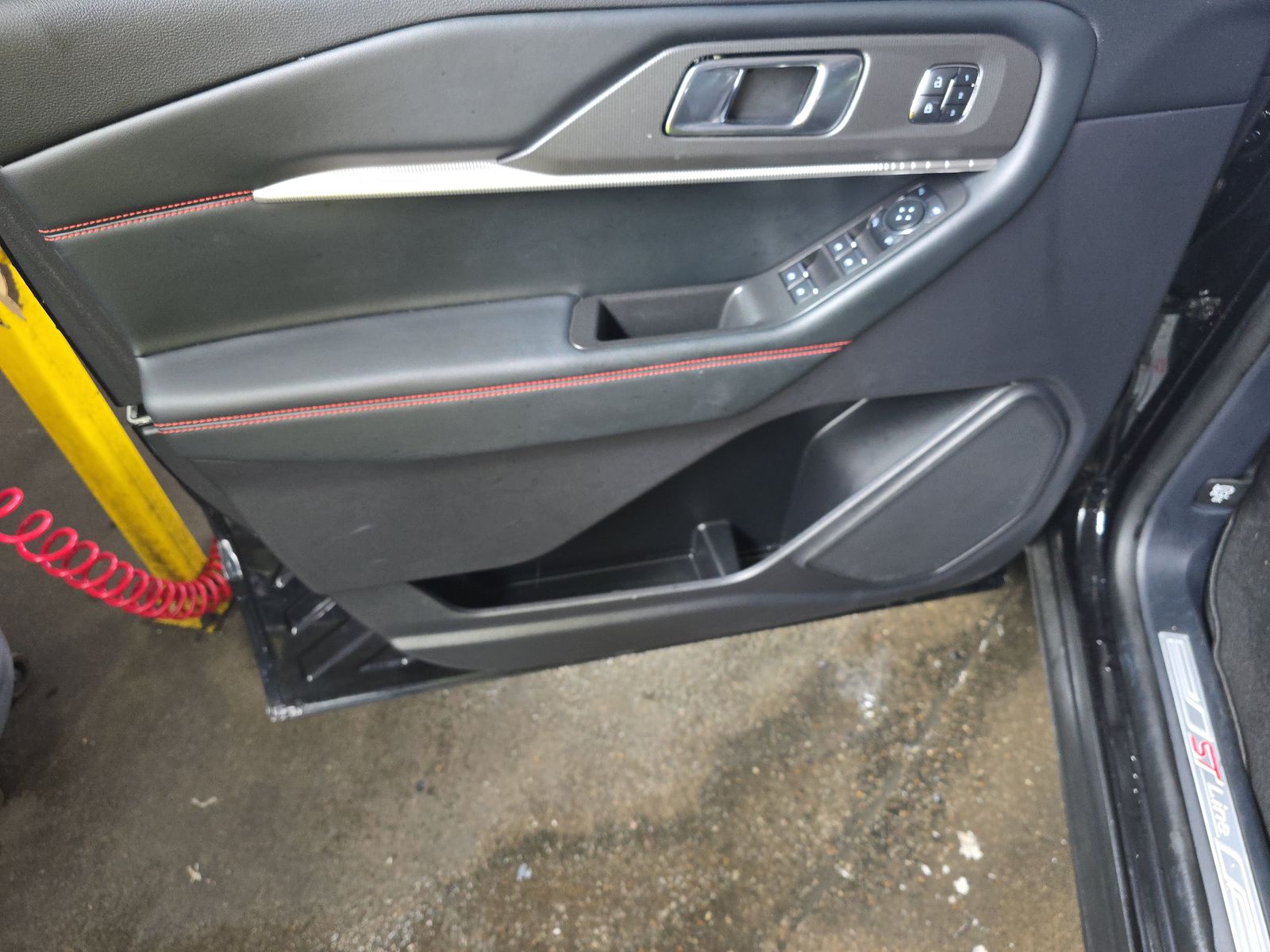 2025 Ford Explorer ST-Line AWD