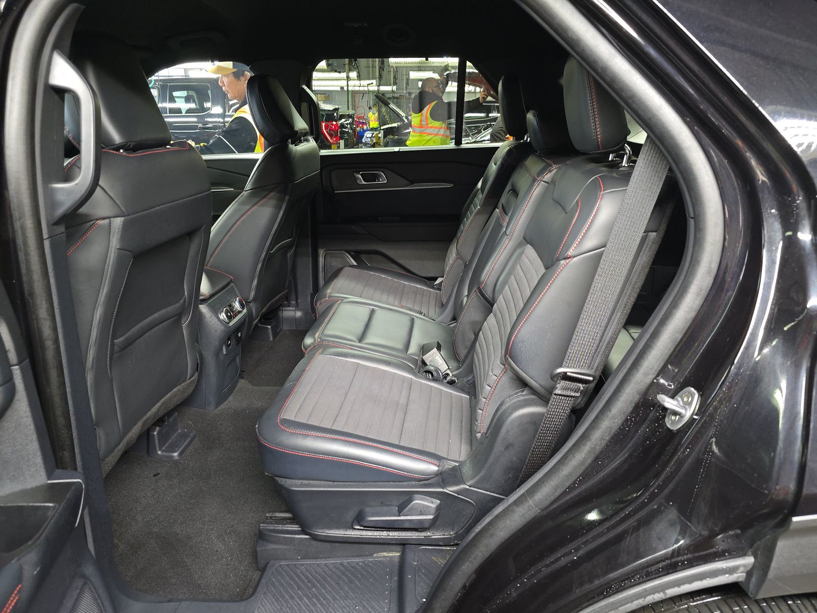 2025 Ford Explorer ST-Line AWD