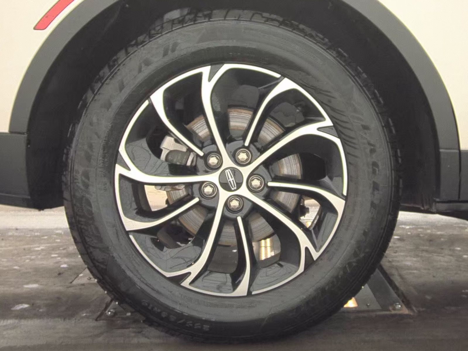 2025 Lincoln Nautilus Premiere AWD