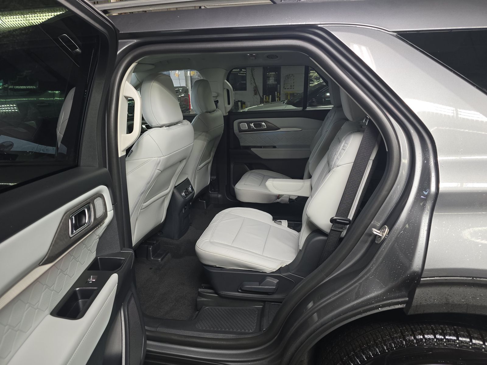 2025 Ford Explorer Platinum AWD