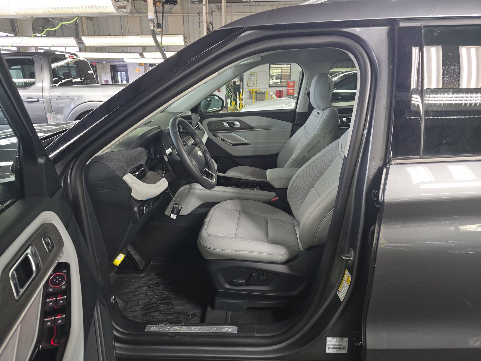 2025 Ford Explorer Platinum AWD