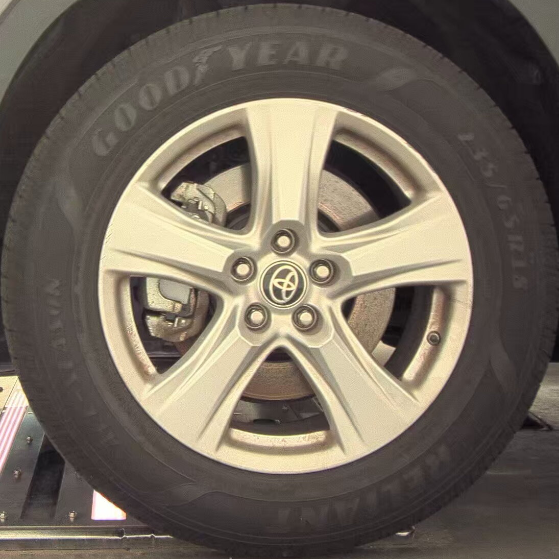 2022 Toyota Highlander LE FWD