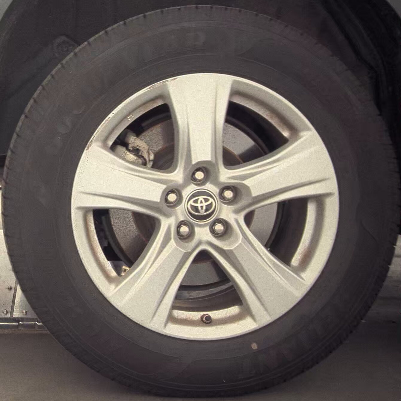 2022 Toyota Highlander LE FWD