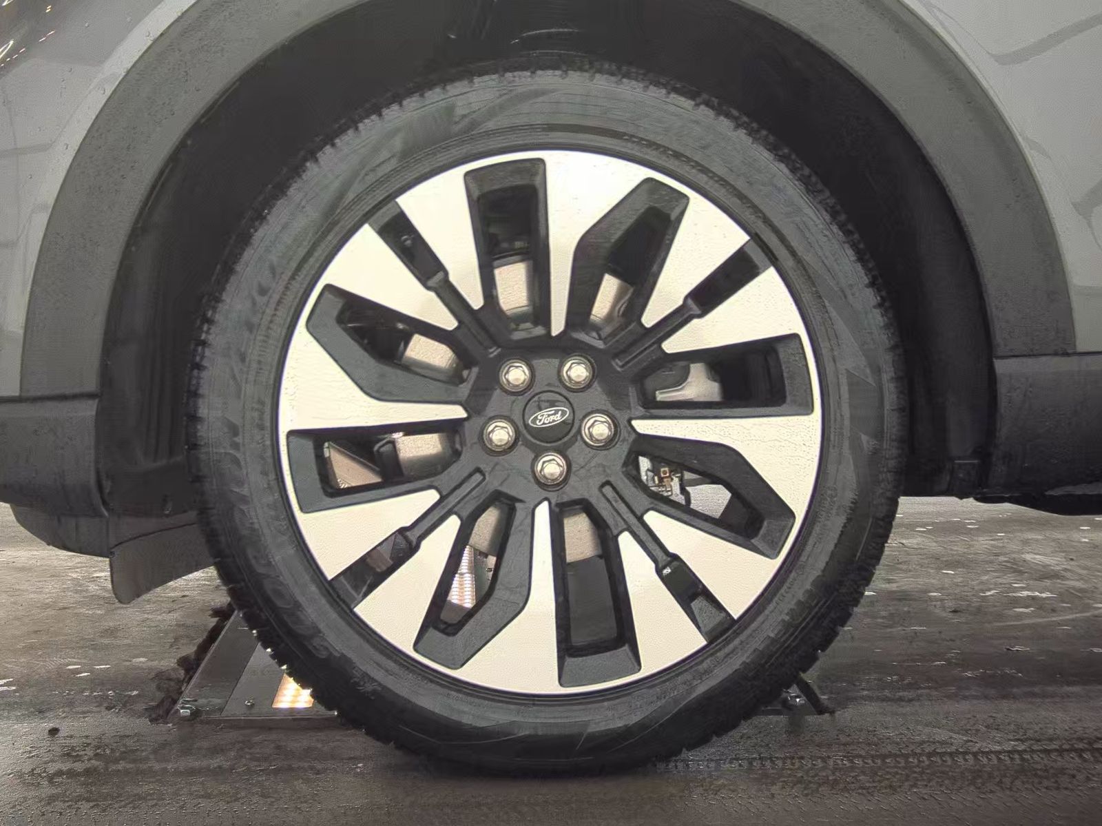 2025 Ford Explorer Platinum AWD