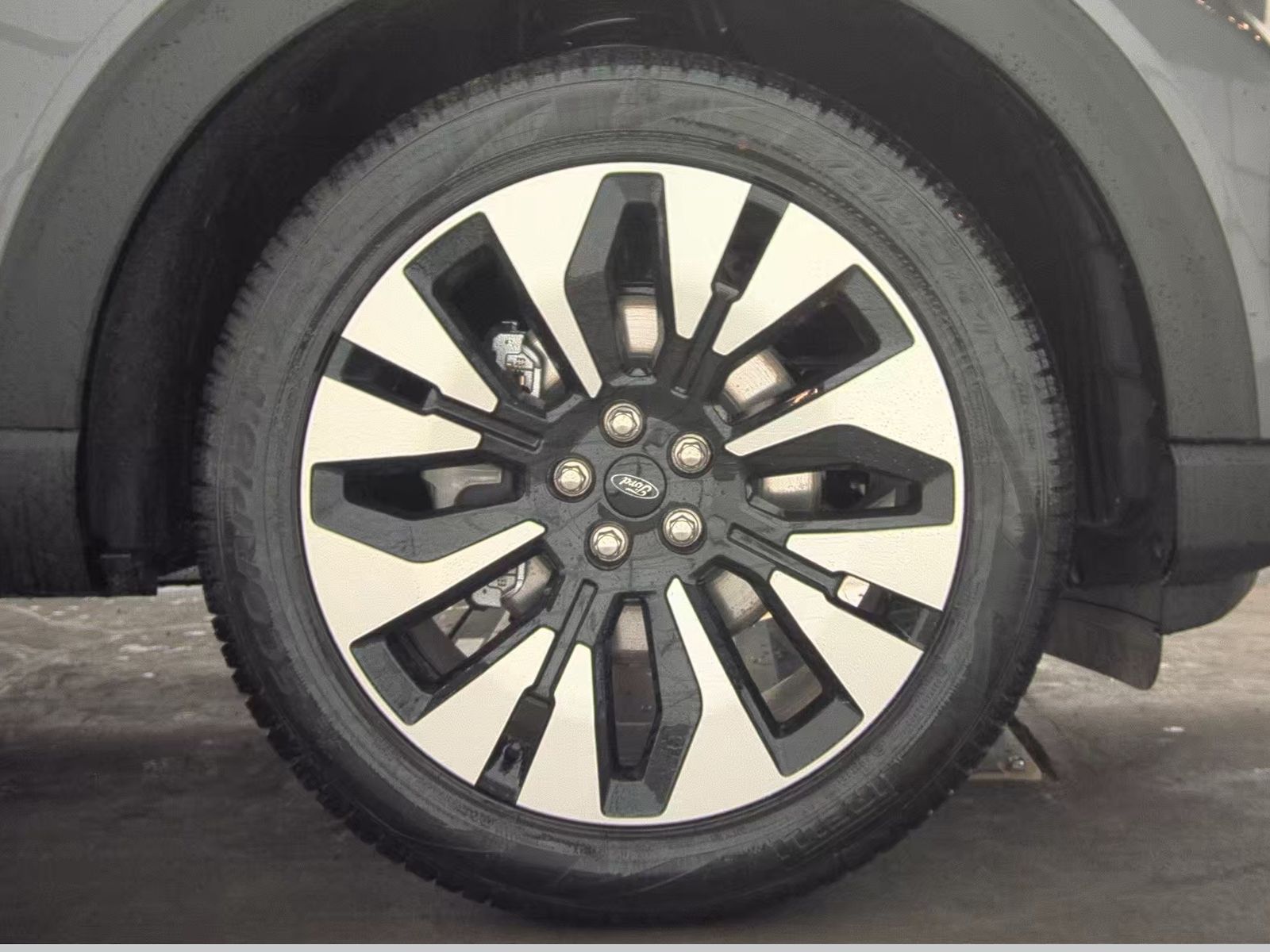 2025 Ford Explorer Platinum AWD