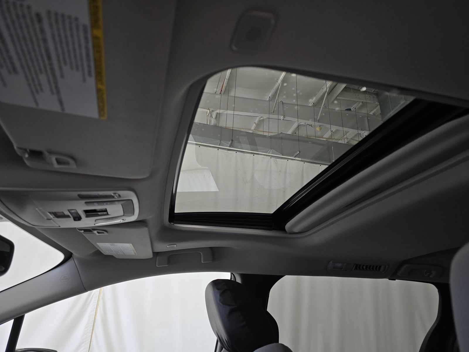 2025 Toyota Sienna LE FWD