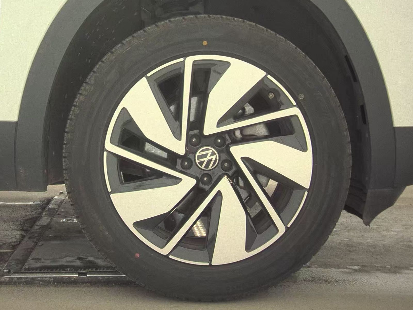 2024 Volkswagen Atlas 2.0T SE AWD