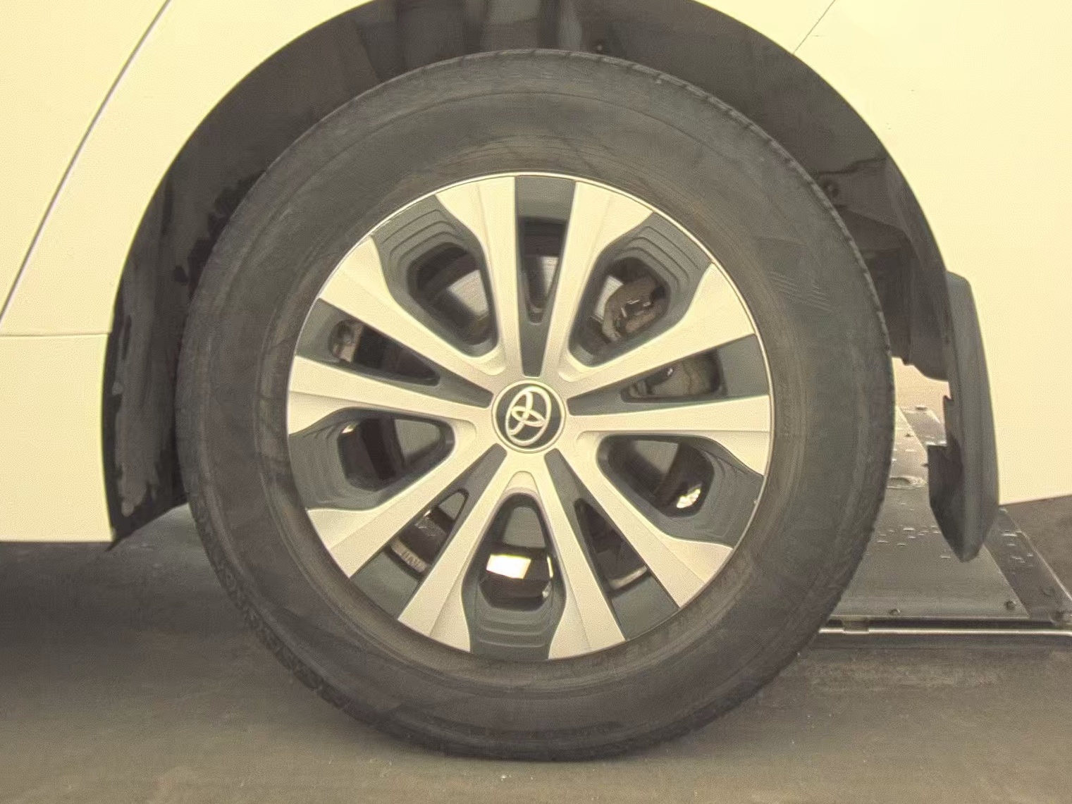 2021 Toyota Corolla Hybrid LE FWD