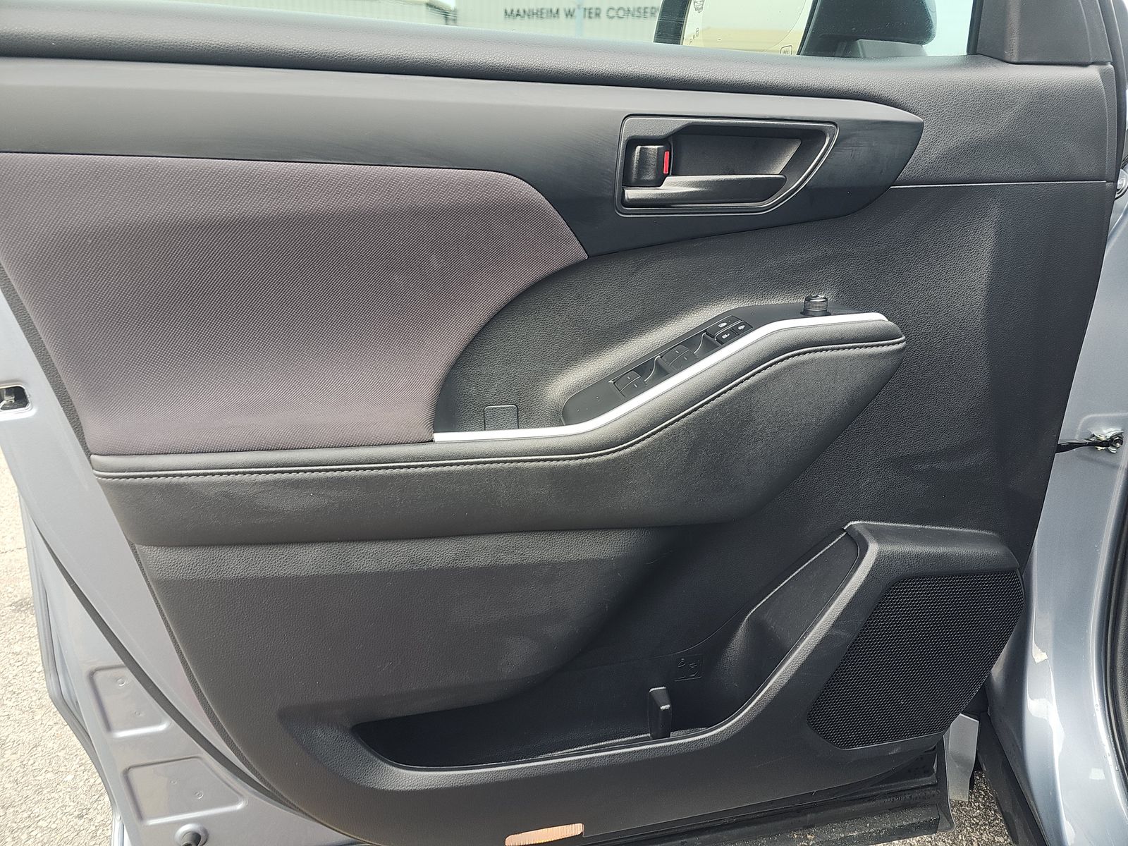 2024 Toyota Highlander LE FWD