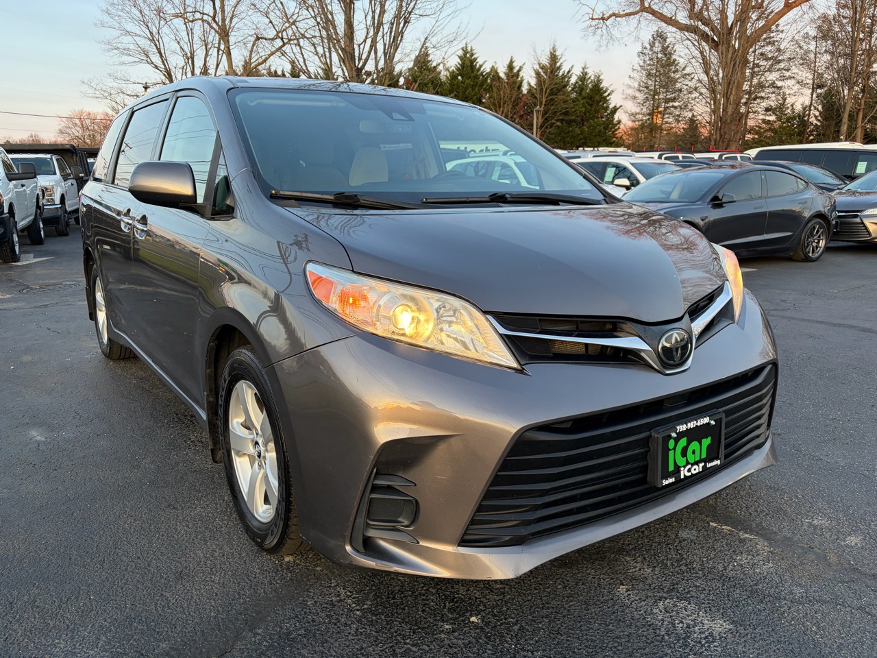 2020 Toyota Sienna LE FWD