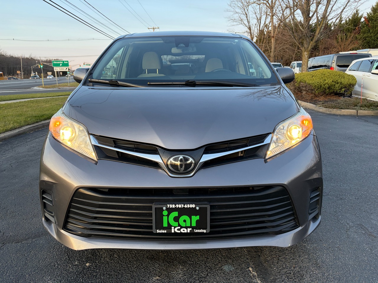 2020 Toyota Sienna LE FWD