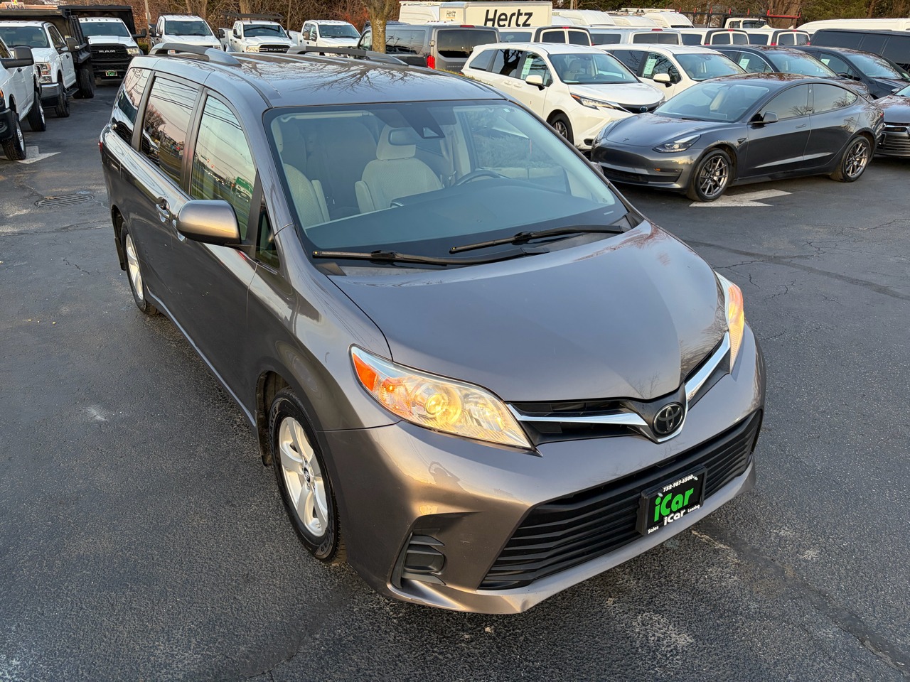 2020 Toyota Sienna LE FWD