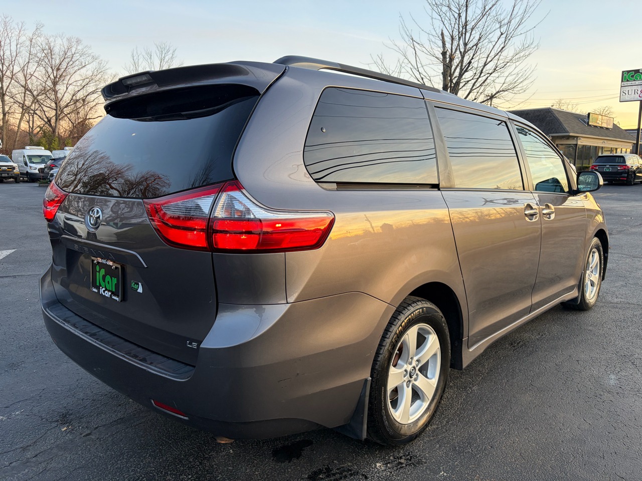 2020 Toyota Sienna LE FWD
