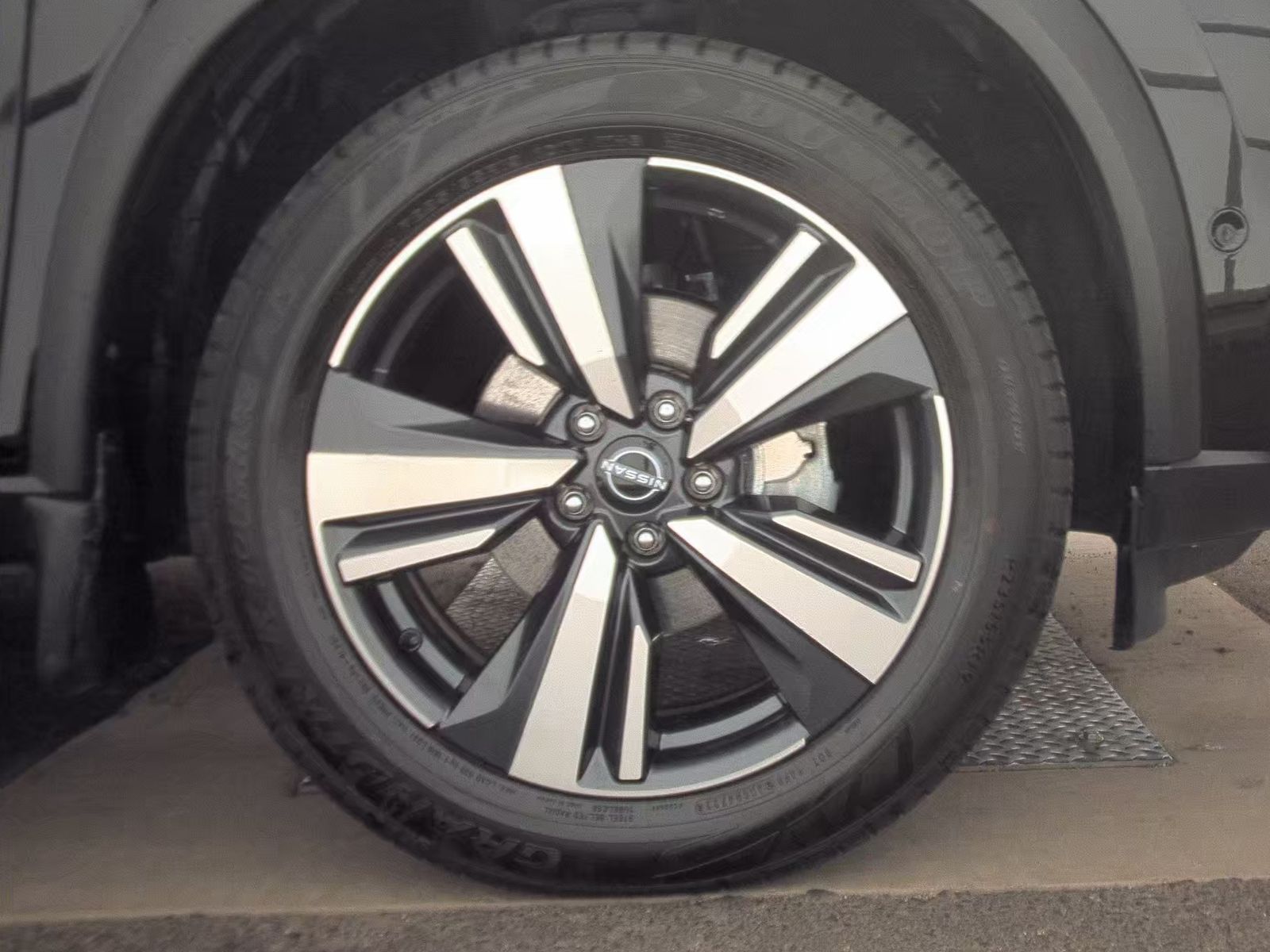 2023 Nissan Rogue Platinum AWD