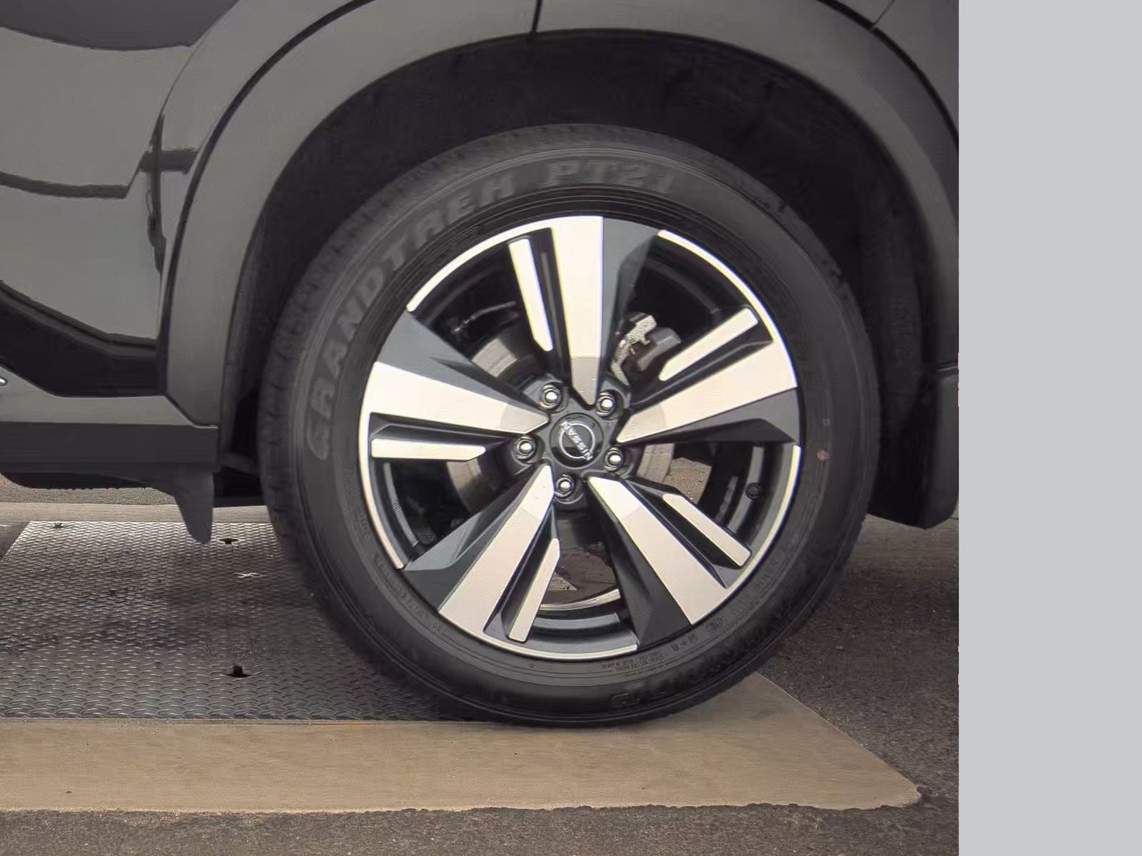 2023 Nissan Rogue Platinum AWD