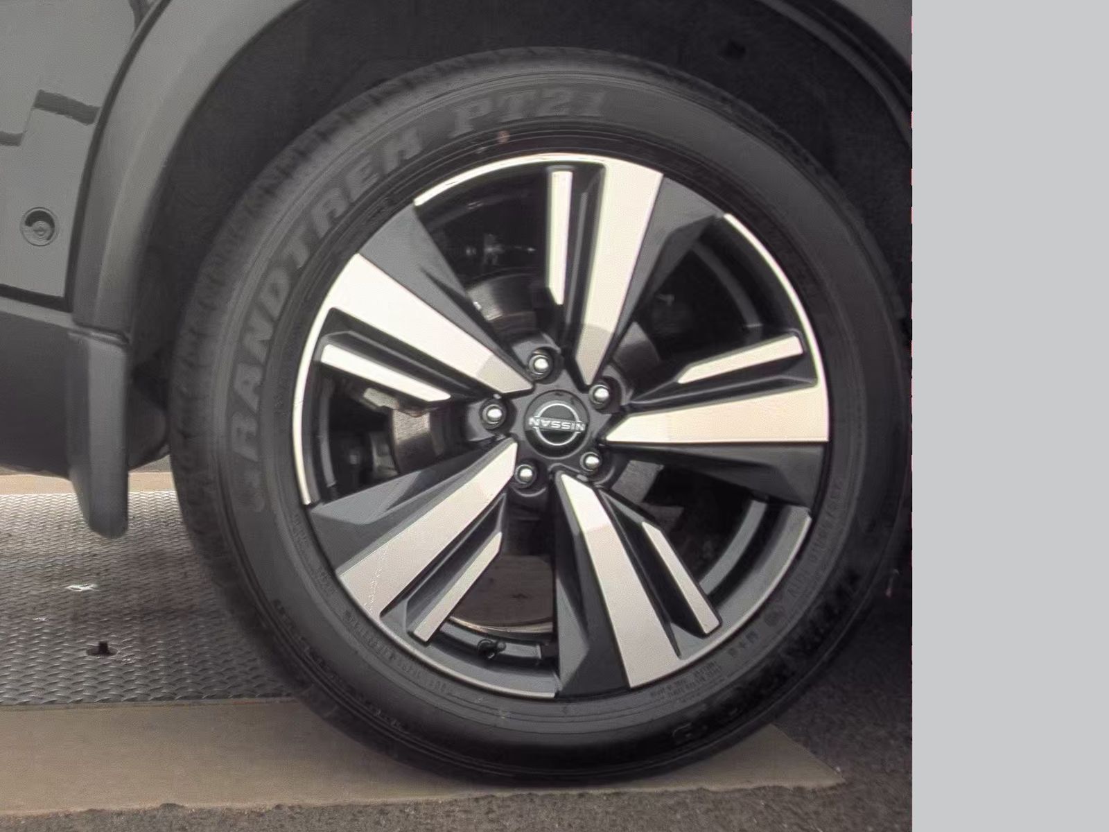 2023 Nissan Rogue Platinum AWD