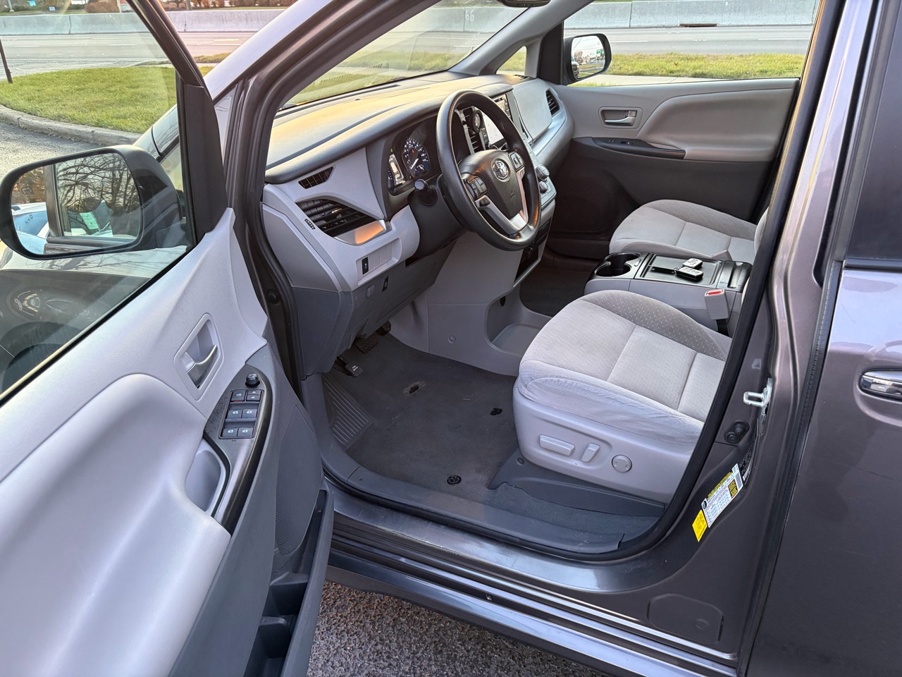 2020 Toyota Sienna LE FWD