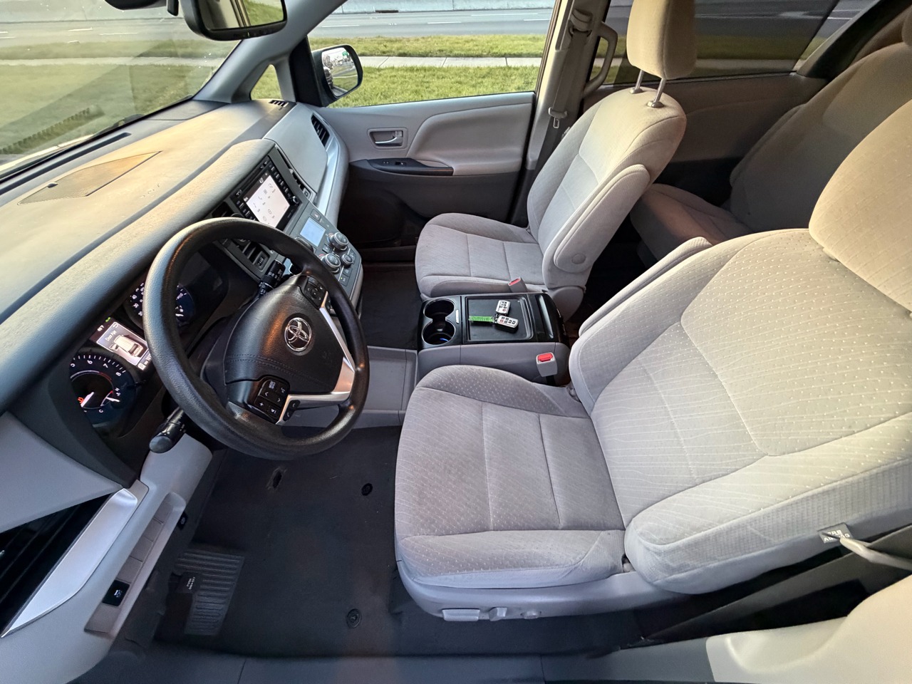 2020 Toyota Sienna LE FWD