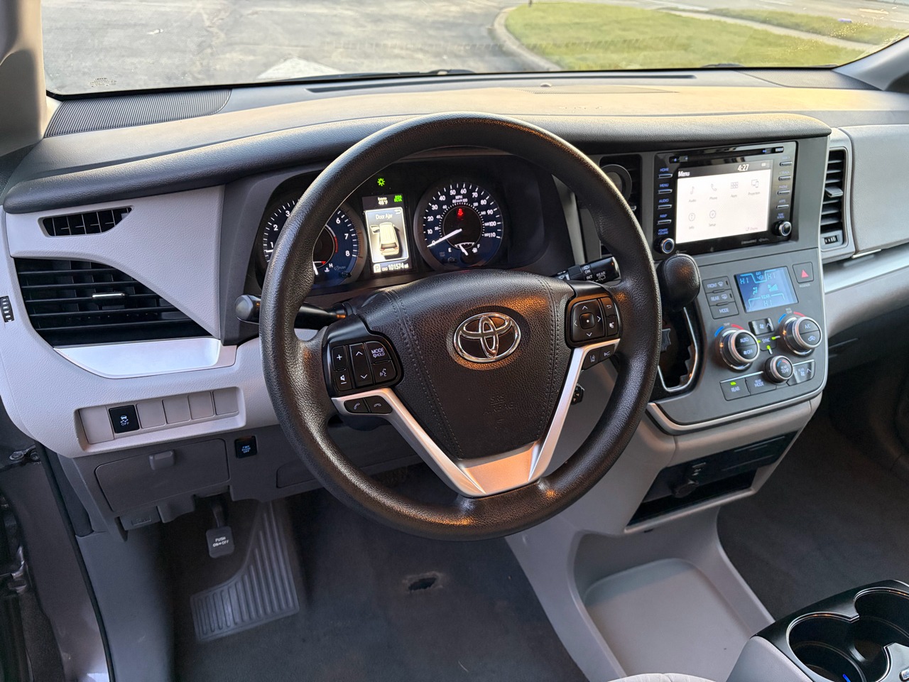 2020 Toyota Sienna LE FWD