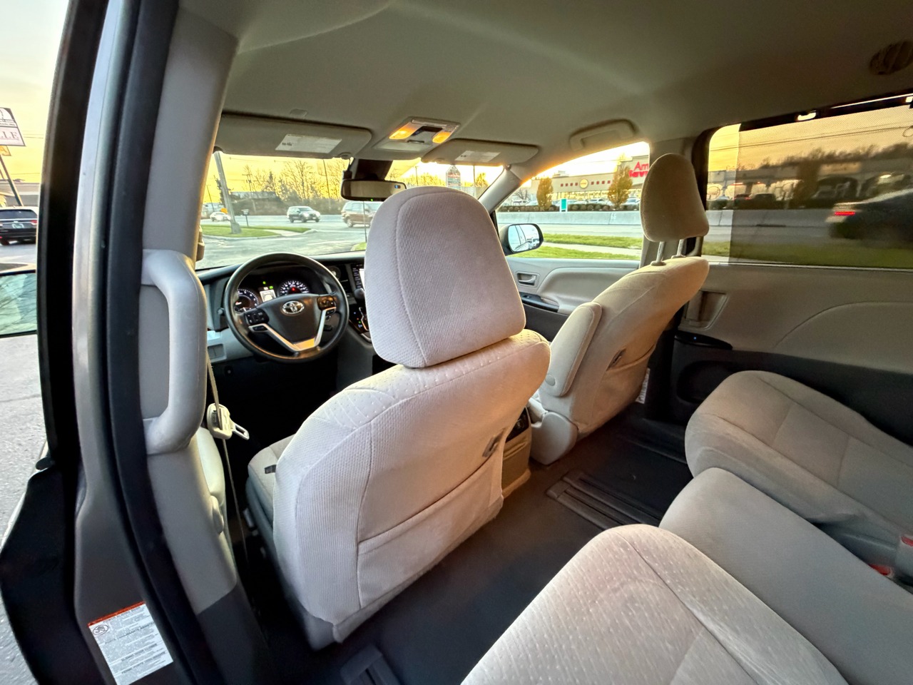 2020 Toyota Sienna LE FWD