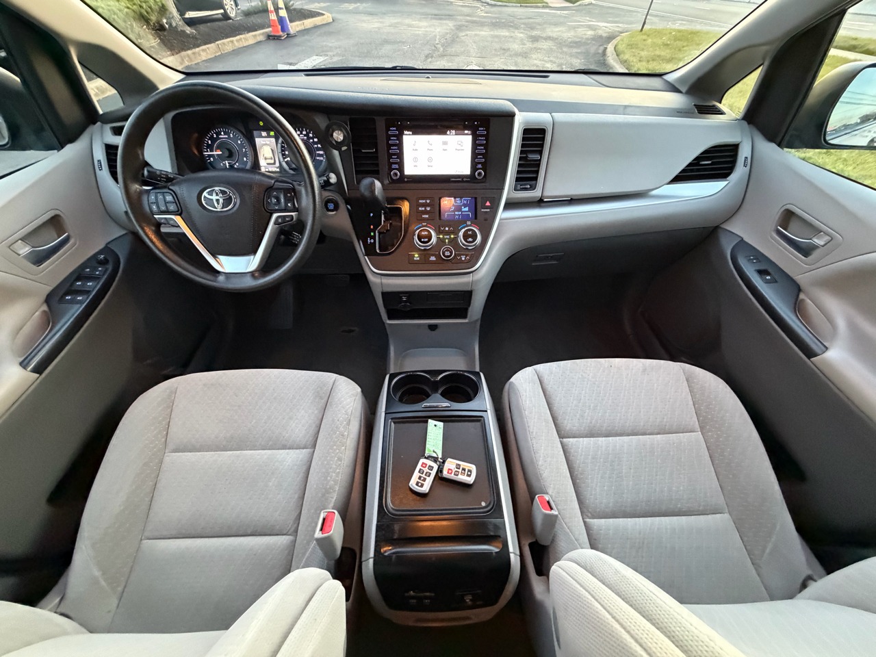 2020 Toyota Sienna LE FWD