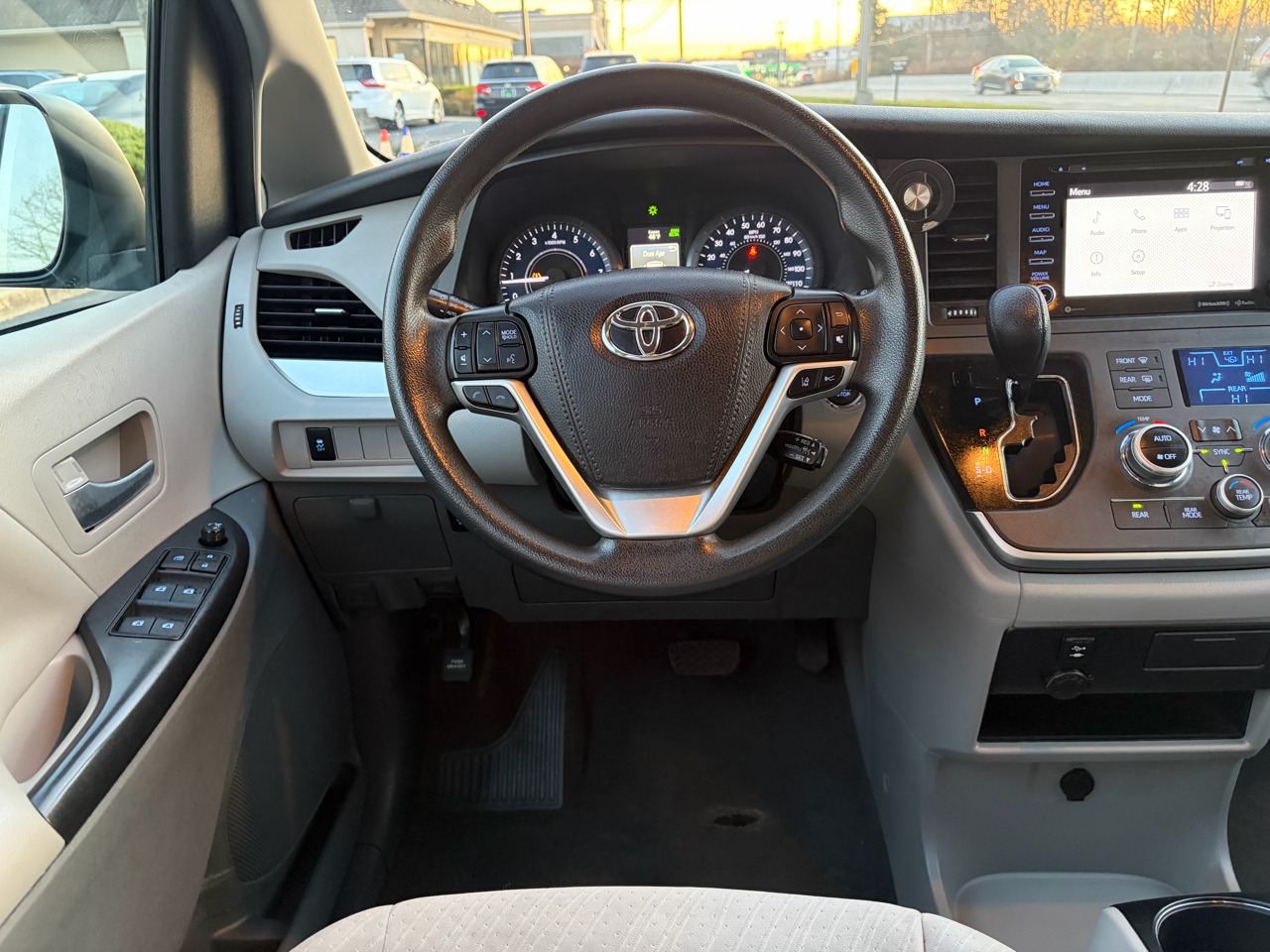 2020 Toyota Sienna LE FWD