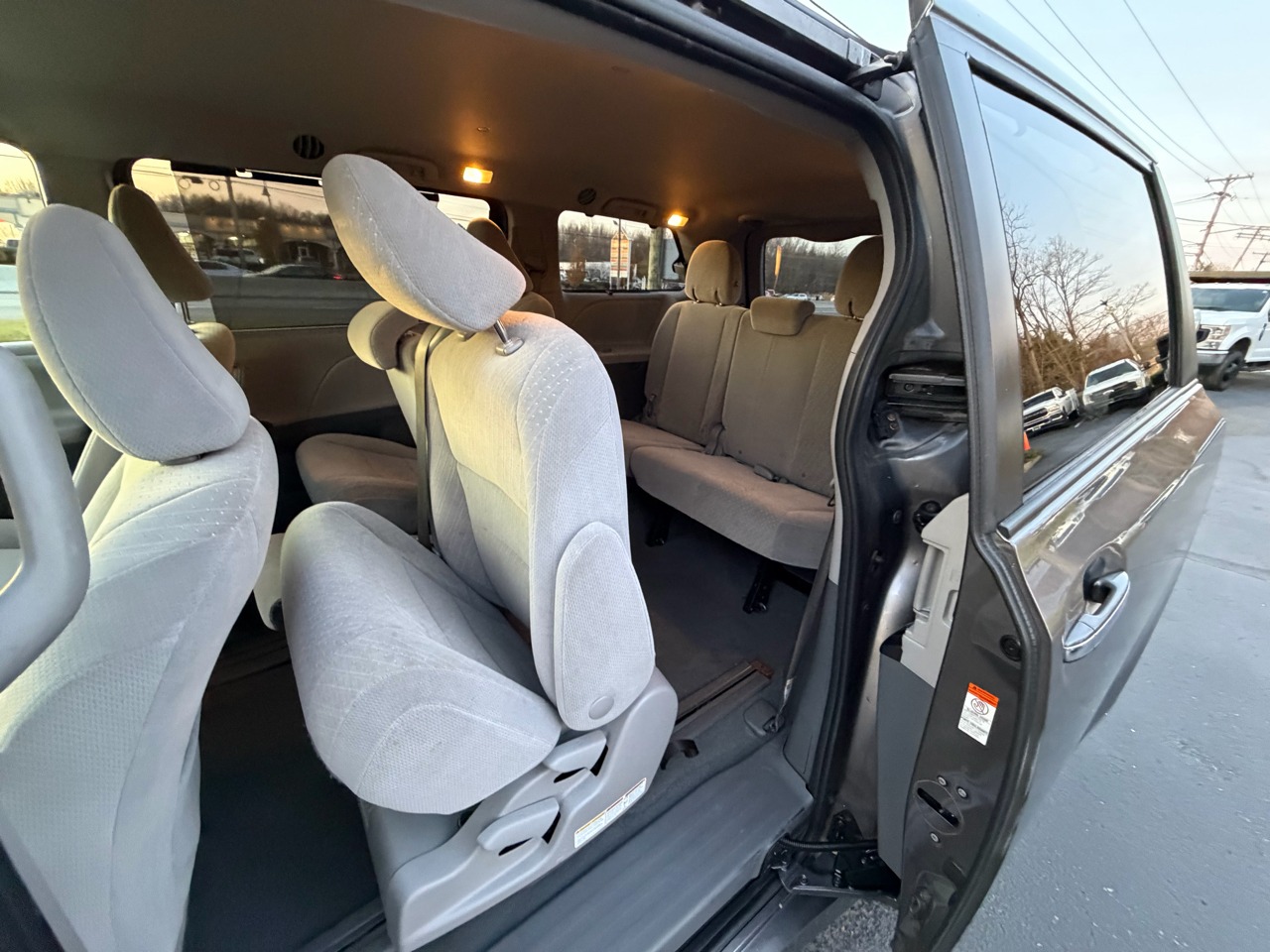 2020 Toyota Sienna LE FWD