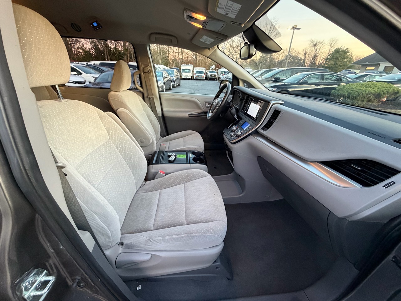 2020 Toyota Sienna LE FWD