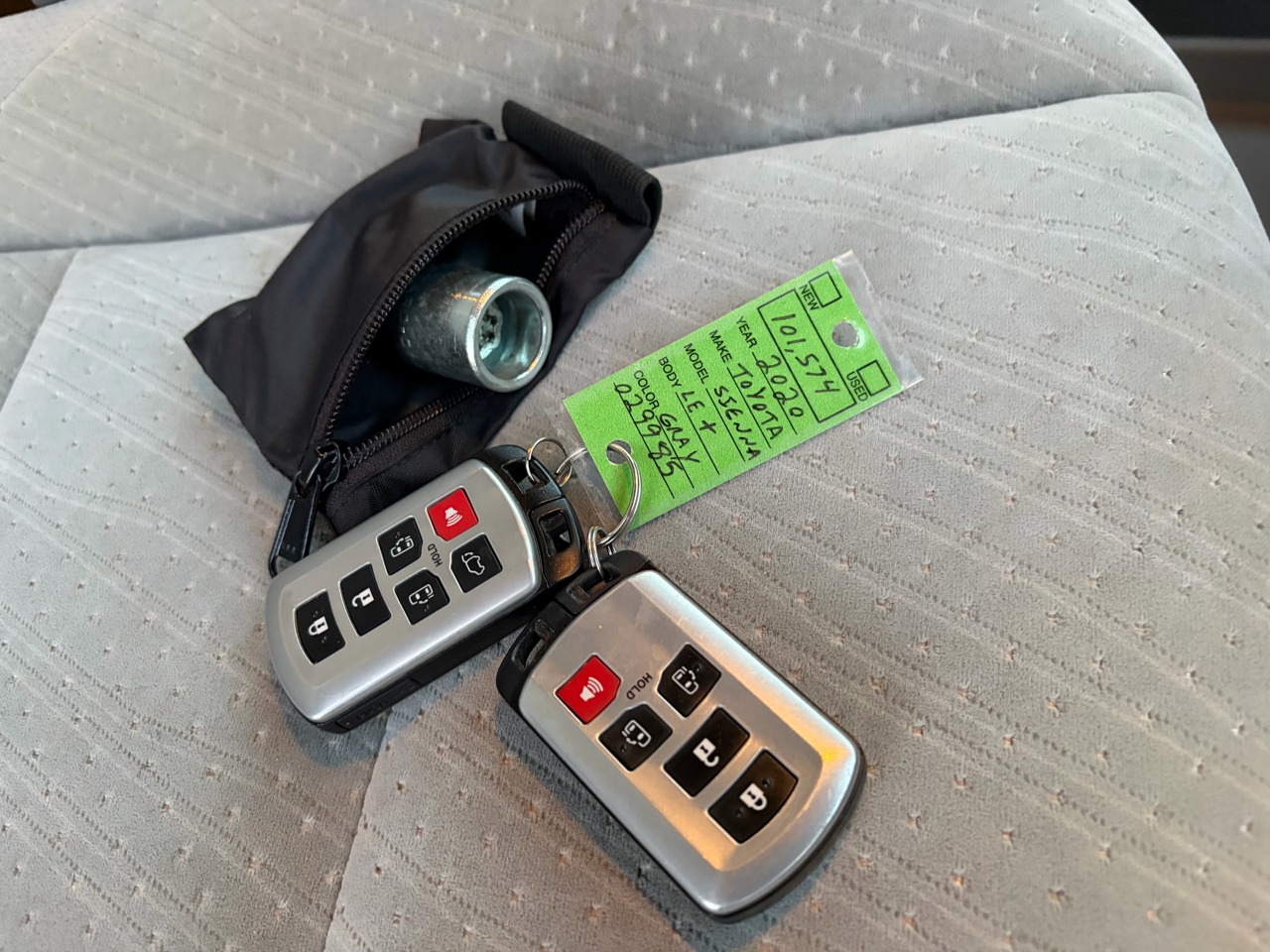 2020 Toyota Sienna LE FWD