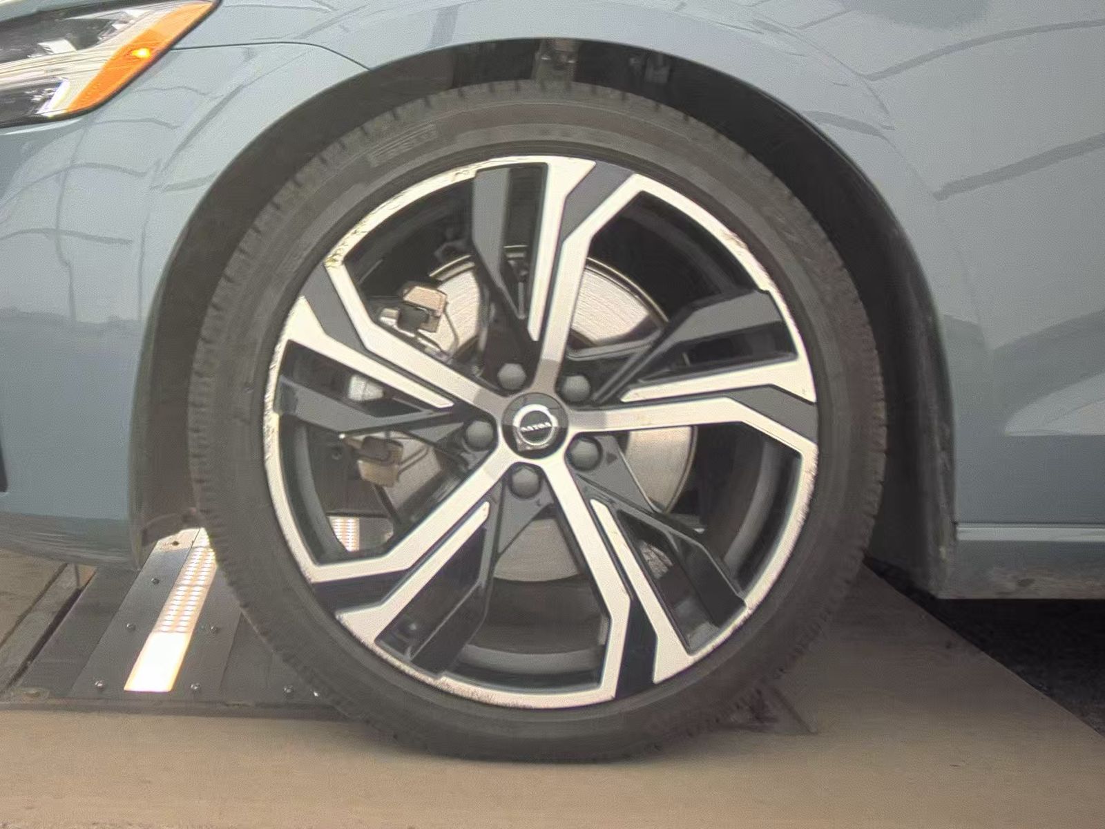 2024 Volvo S60 B5 Core AWD