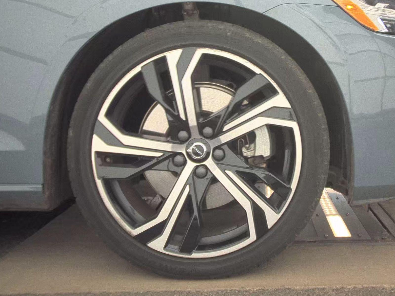 2024 Volvo S60 B5 Core AWD