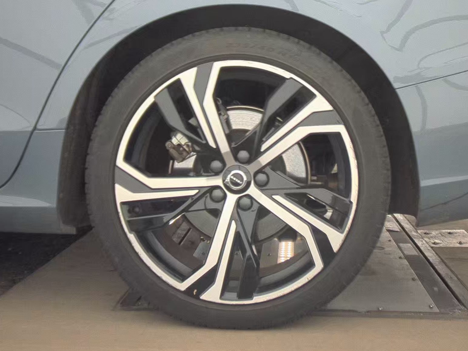 2024 Volvo S60 B5 Core AWD