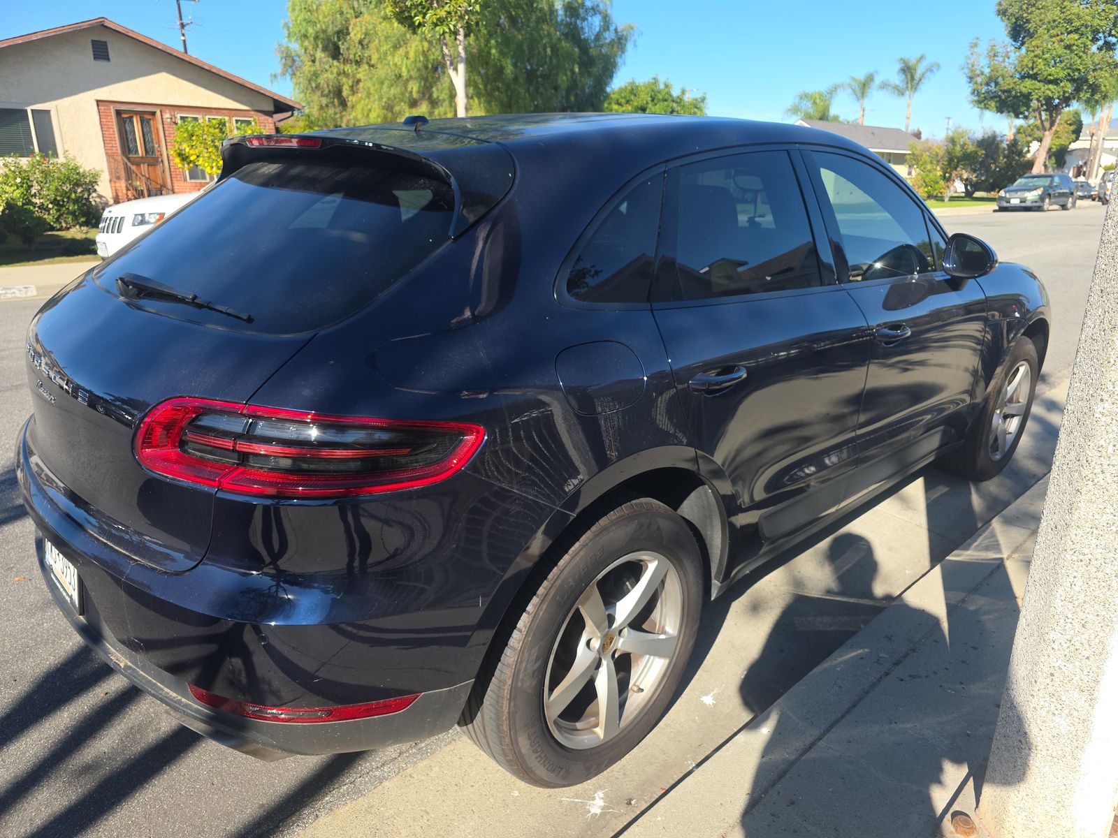 2018 Porsche Macan Base AWD