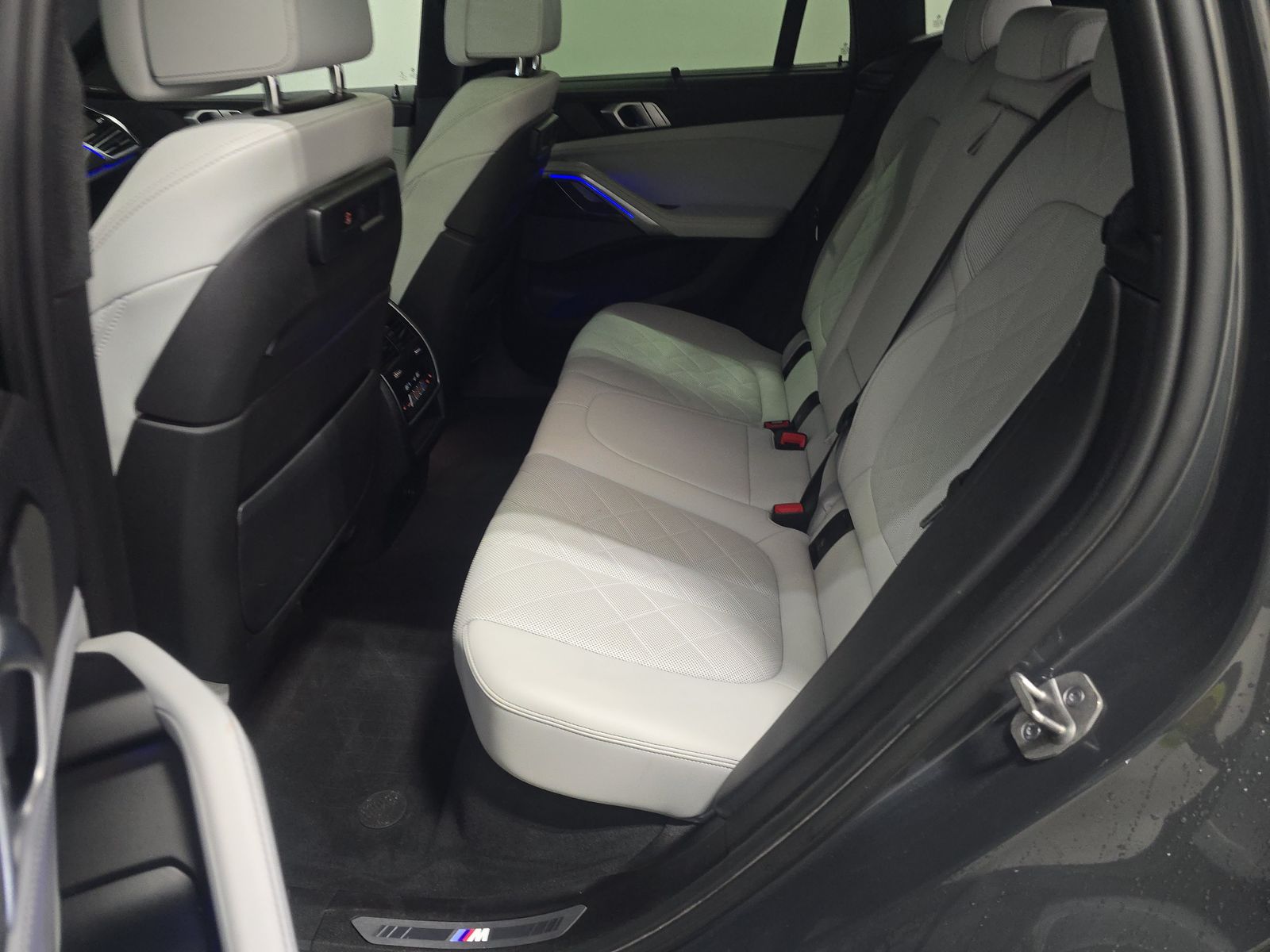 2023 BMW X6 xDrive40i AWD