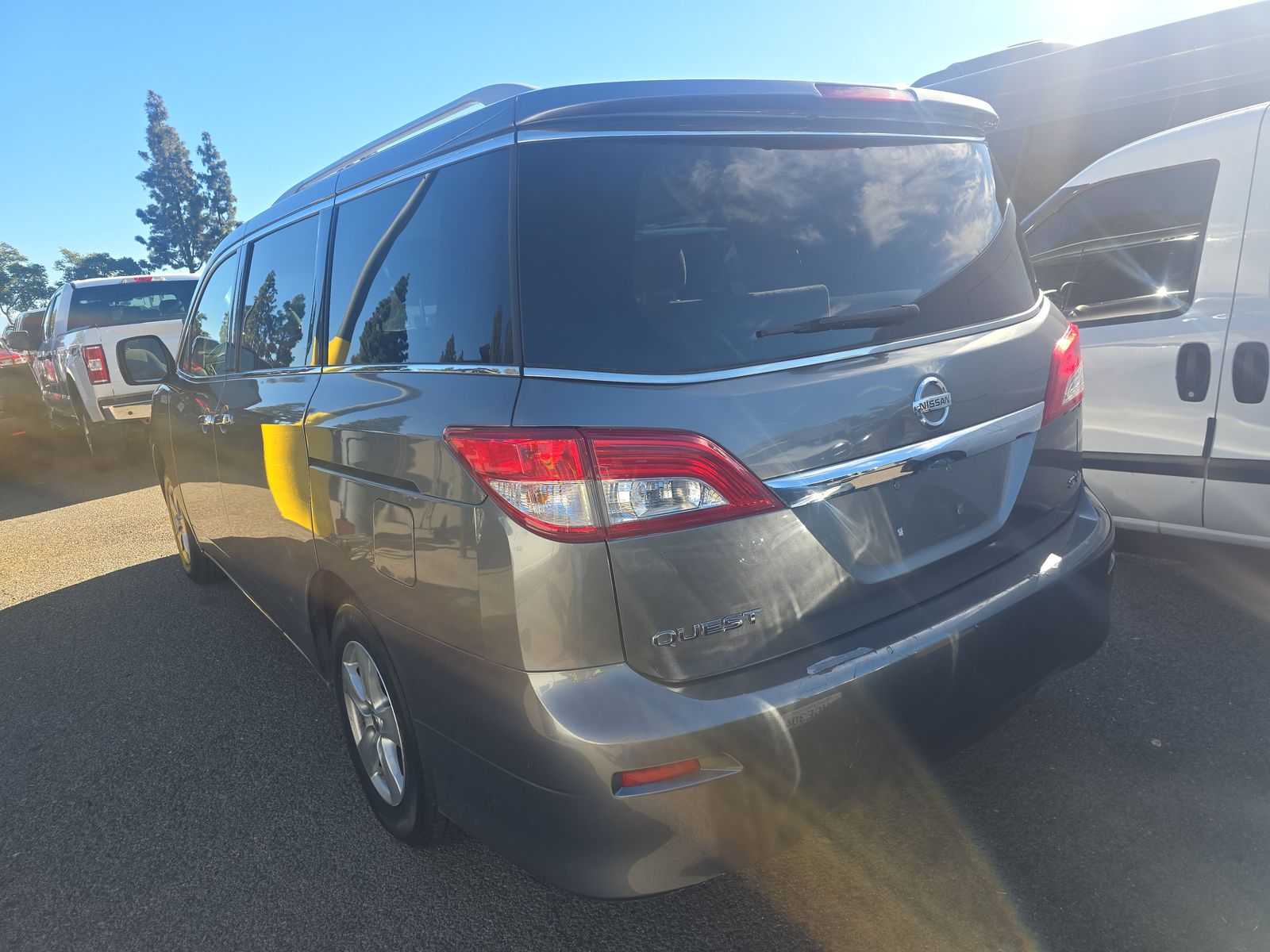 2017 Nissan Quest SV FWD