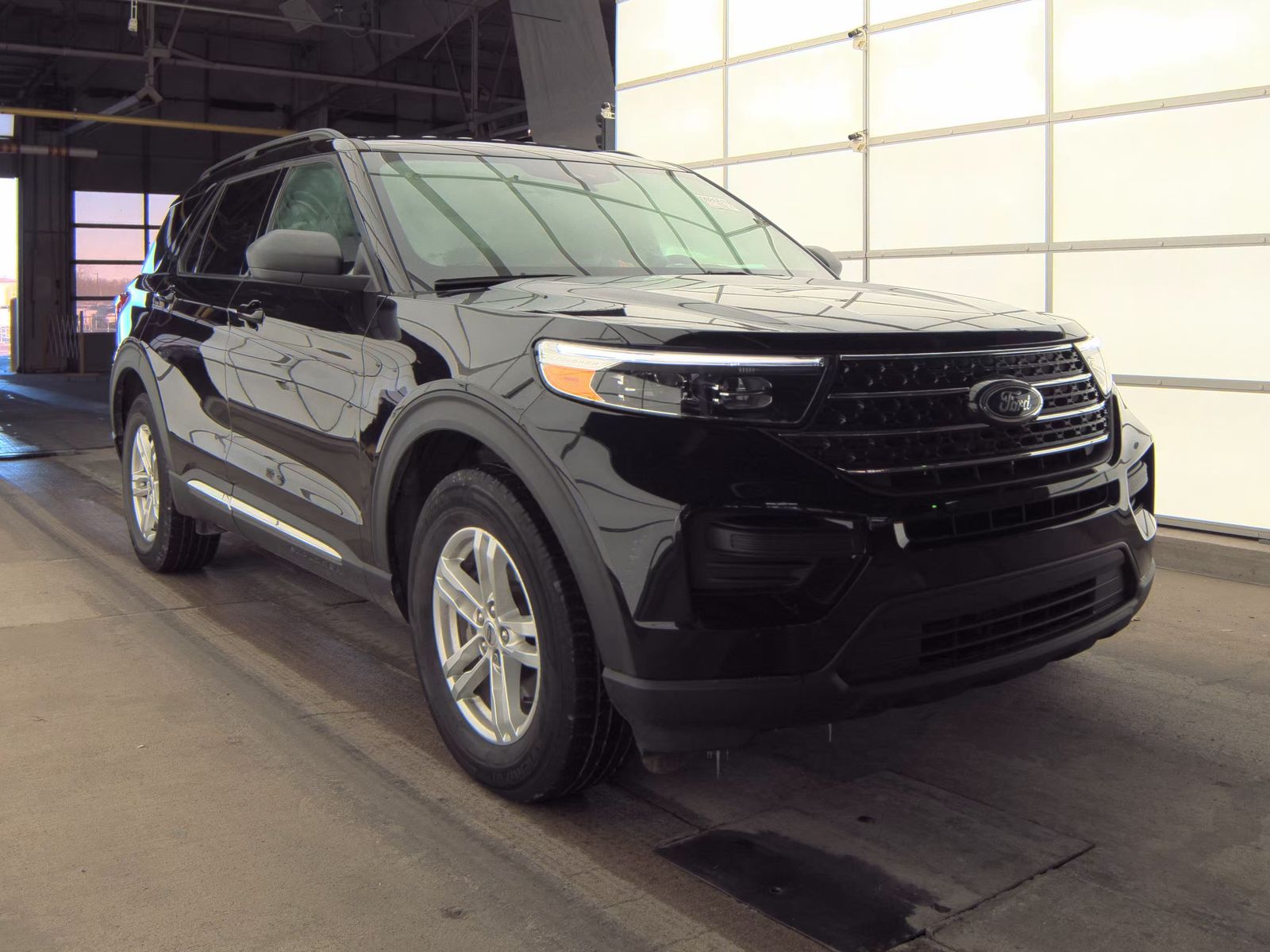 2023 Ford Explorer XLT AWD