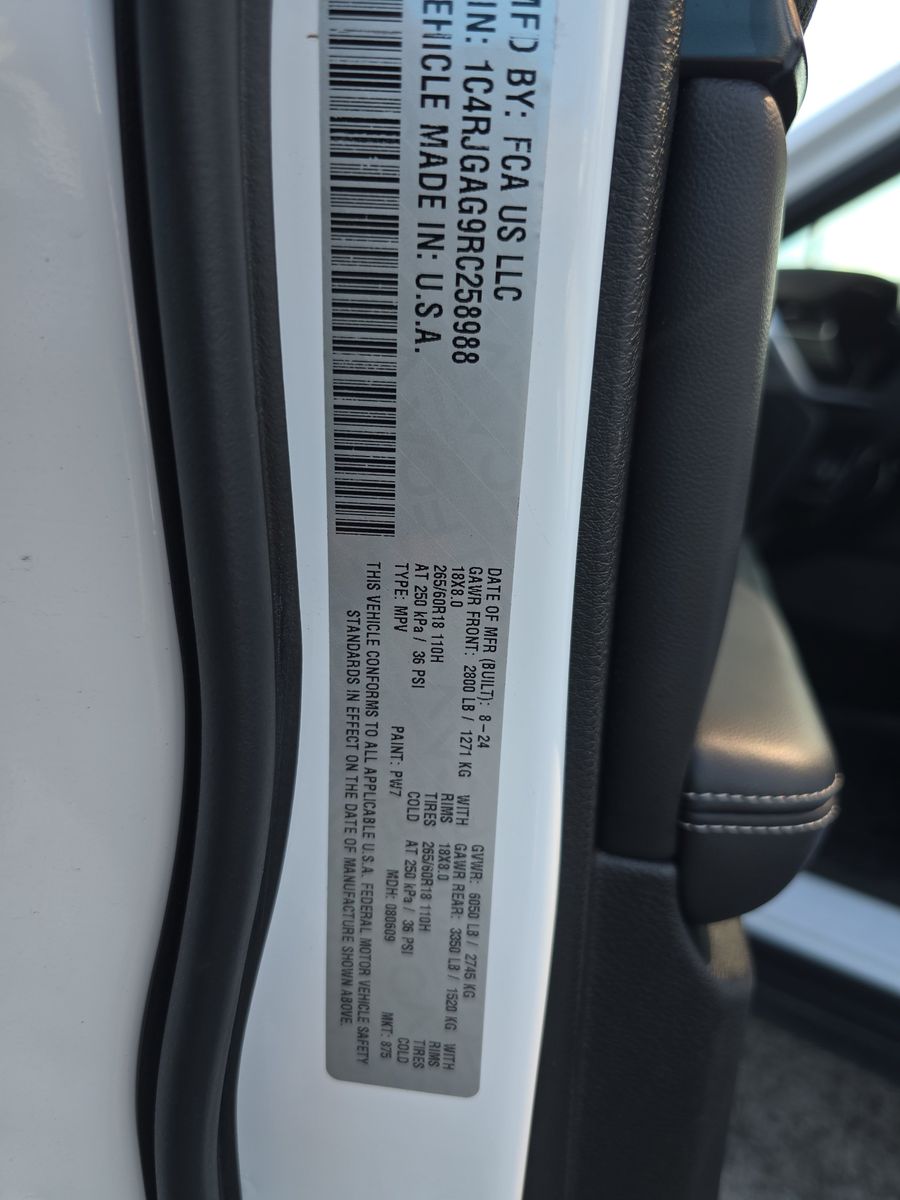 2024 Jeep Grand Cherokee Laredo X RWD