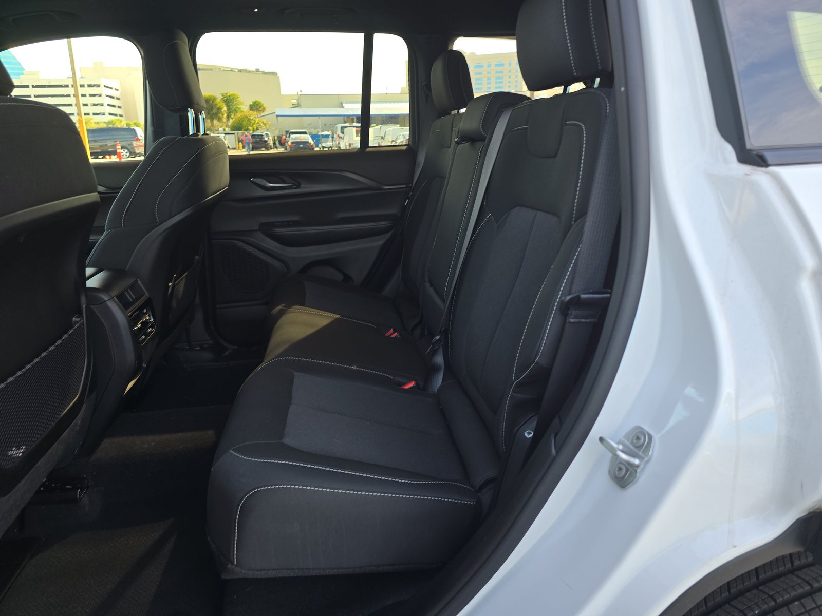 2024 Jeep Grand Cherokee Laredo X RWD